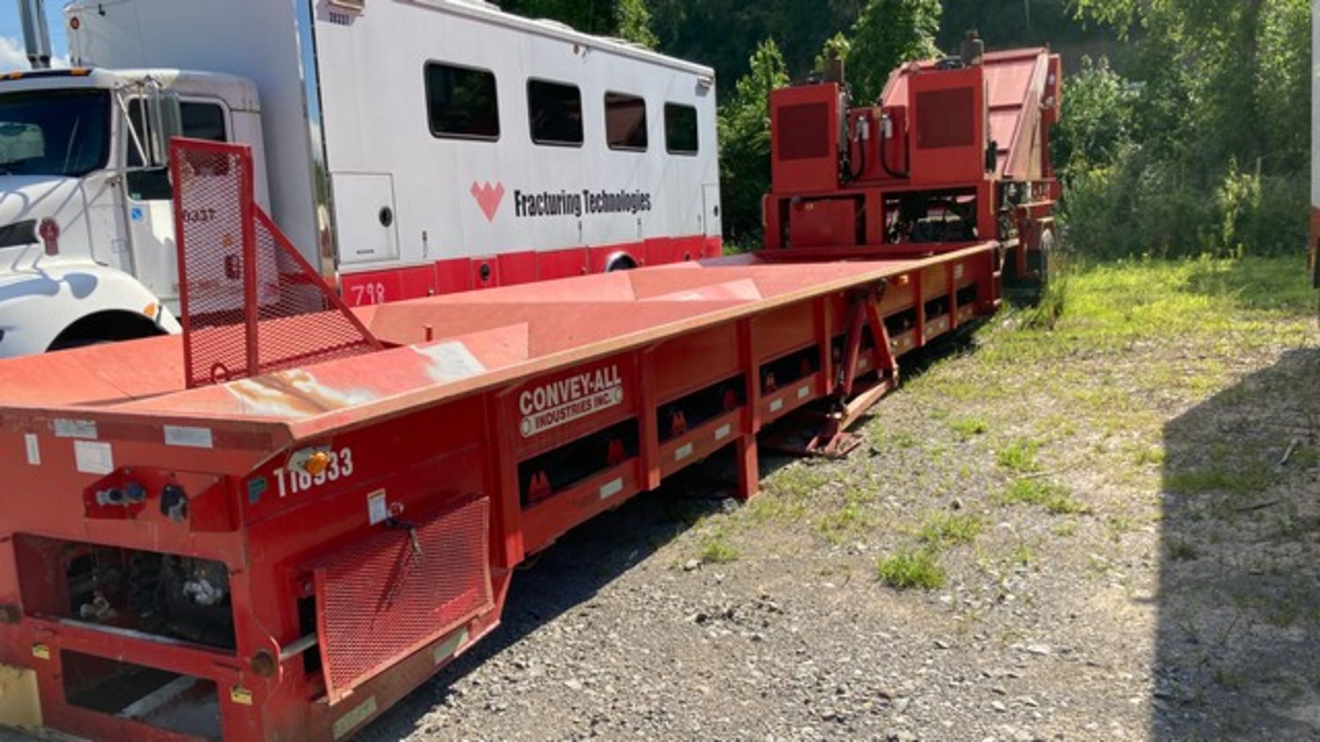 Located in YARD 6 - Buckhannon, WV (835) (X) CONVEY ALL 30" S/A T- BELT TRAILER, SN- 2207118933, P/B - Bild 4 aus 6