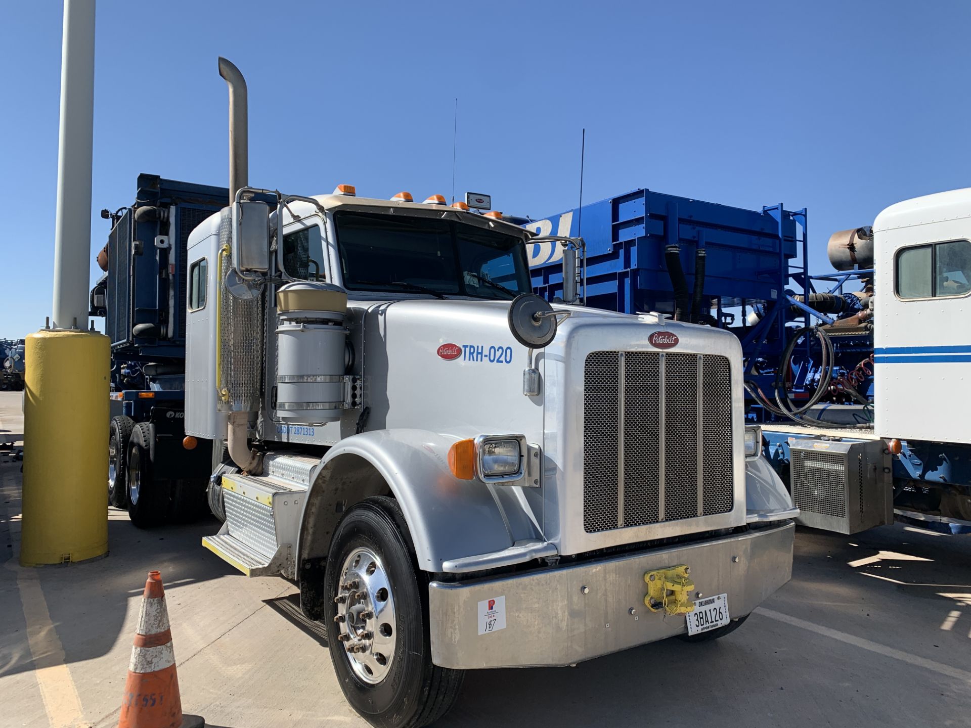 Located in YARD 2 - Odessa, TX (TRH020) (X) 2013 PETERBILT 367 T/A SLEEPER HAUL TRUCK, VIN-