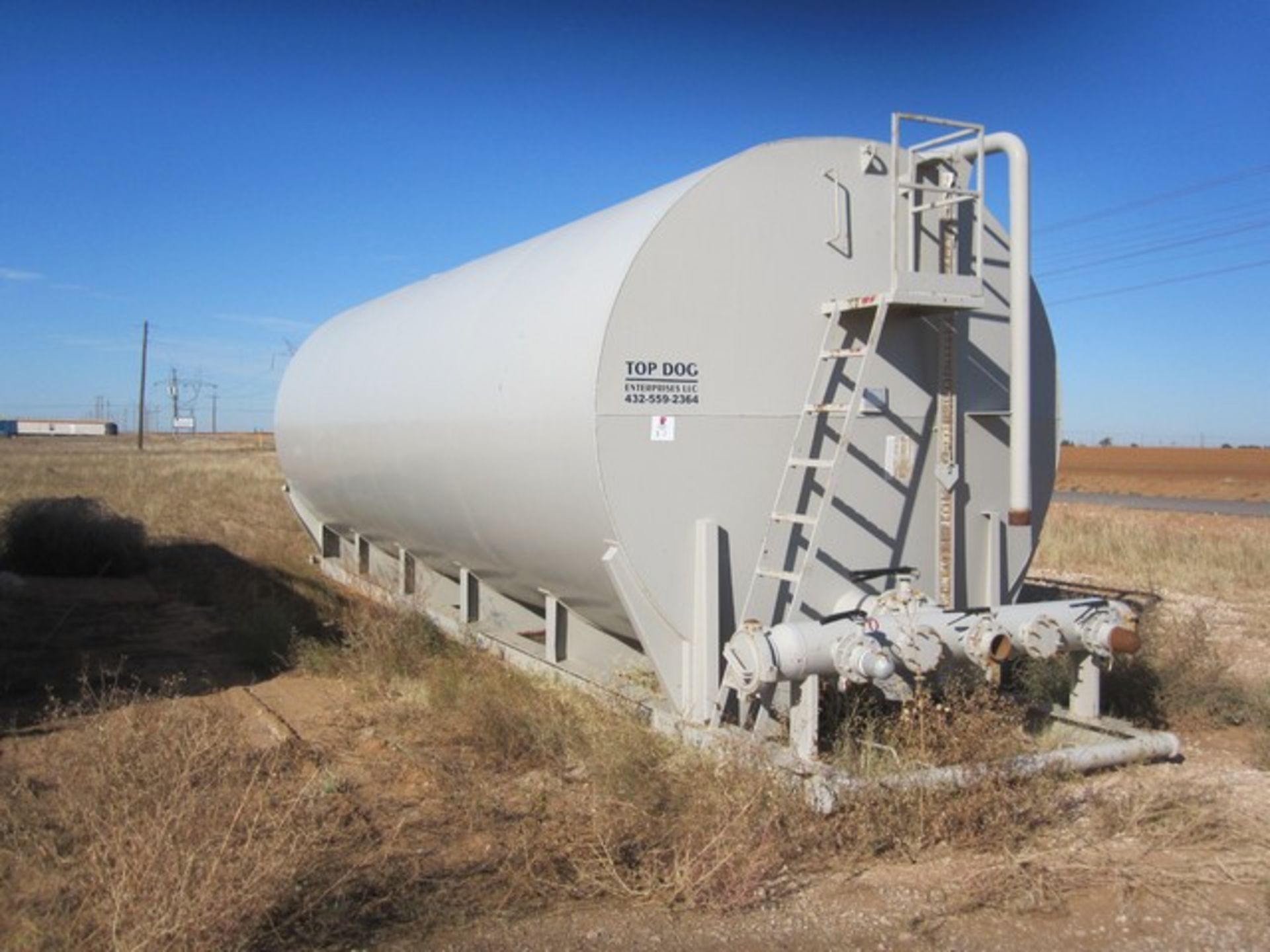 Located in YARD 18 - Stanton, TX (S-1) 2014 10'D, 500 BBL FRAC TANK, LADDER, MANIFOLD, CLEAN OUT