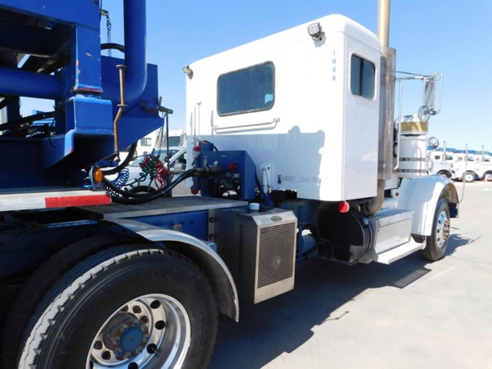 Located in YARD 2 - Odessa, TX (TRH1155) (X) 2012 PETERBILT 367 T/A SLEEPER HAUL TRUCK, VIN- - Image 7 of 7