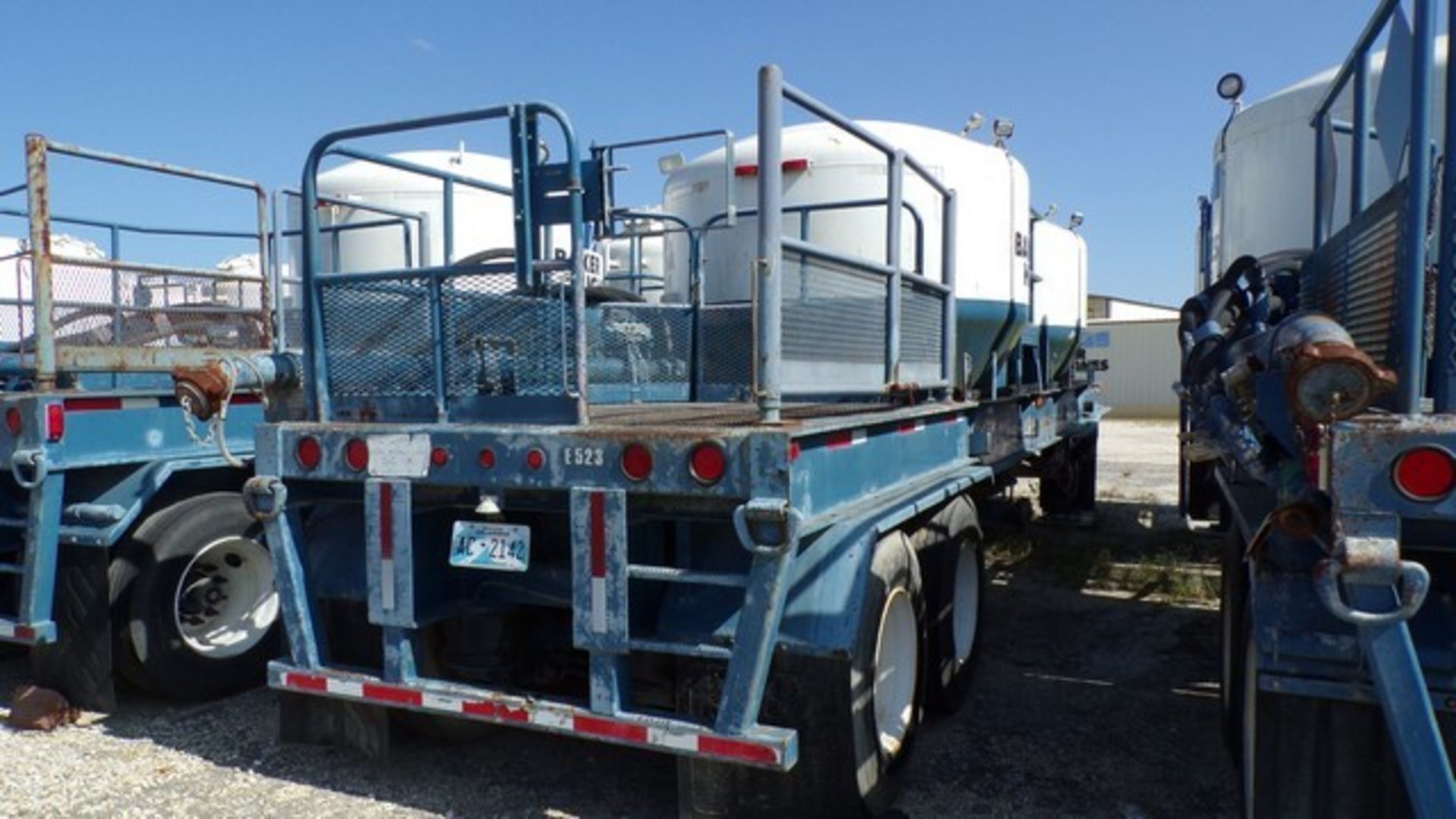 Located in YARD 19 - Wixon Valley, TX (CTF274) (X) 2007 LOAD CRAFT T/A 2 POD BULK CEMENT TRAILER, - Image 2 of 2