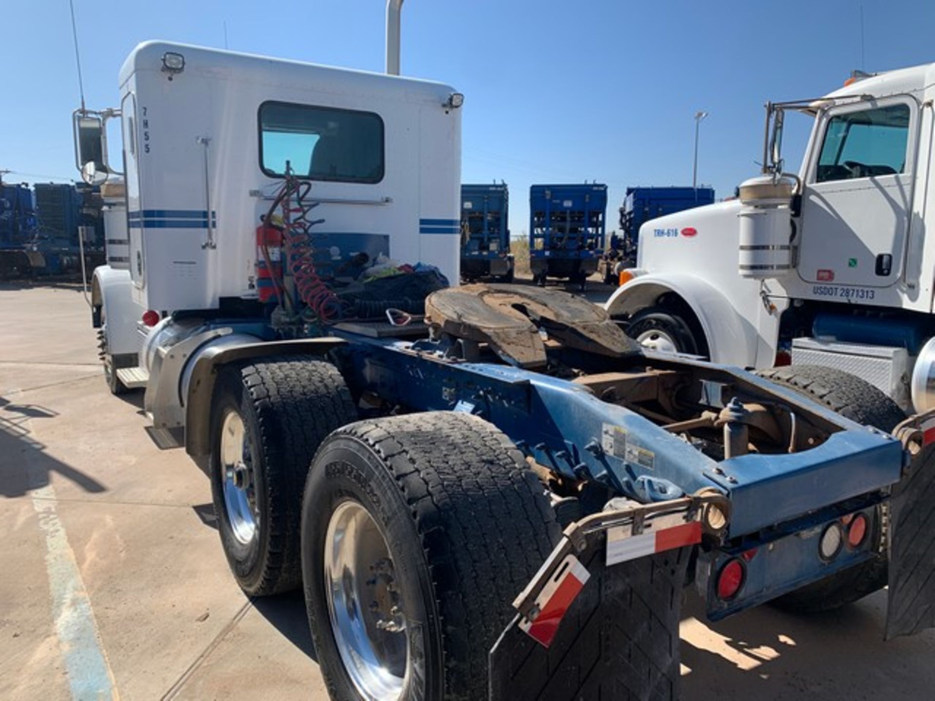 Located in YARD 2 - Odessa, TX (TRH575) (X) 2013 PETERBILT 367 T/A SLEEPER HAUL TRUCK, VIN- - Bild 4 aus 9