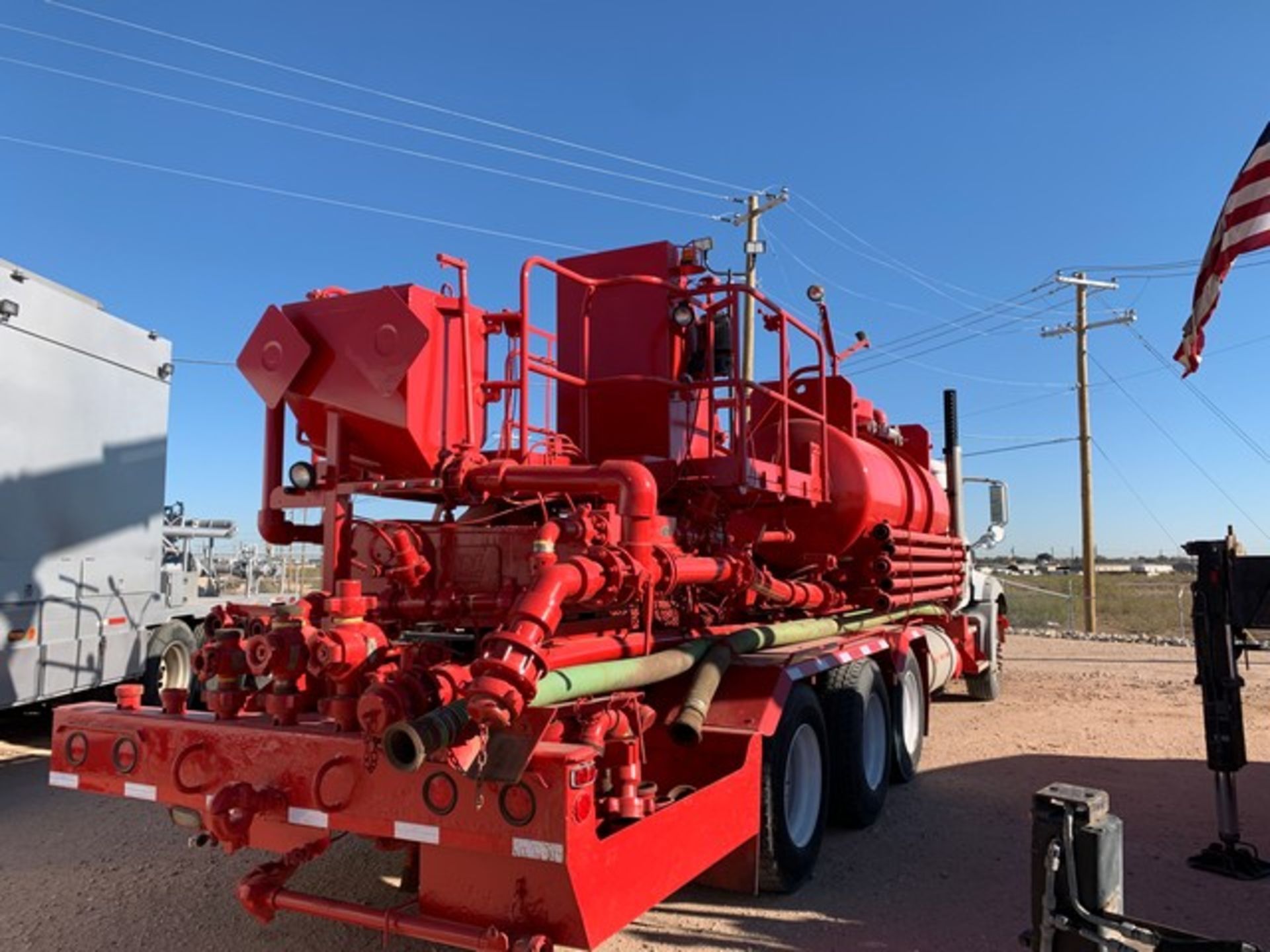 Located in YARD 1 - Midland, TX (X) 2010 MACK GU813 TRI AXLE DAY CAB ACID PUMP TRUCK, VIN- - Image 4 of 13