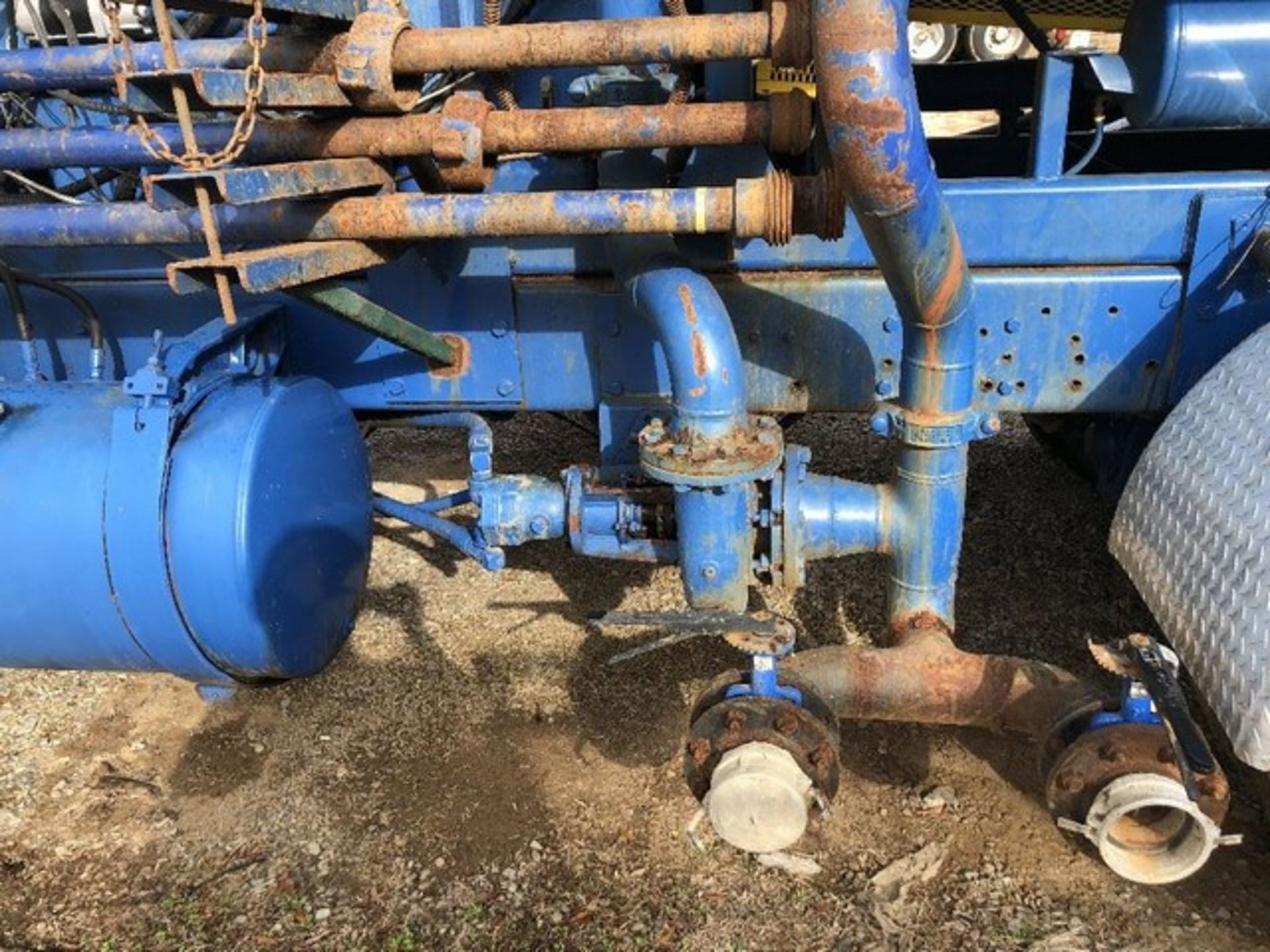 Located in YARD 16 - Oil City, LA (K-14) (X) 2007 INTERNATIONAL T/A CEMENT PUMP TRUCK, MODEL- 7600 - Bild 6 aus 8