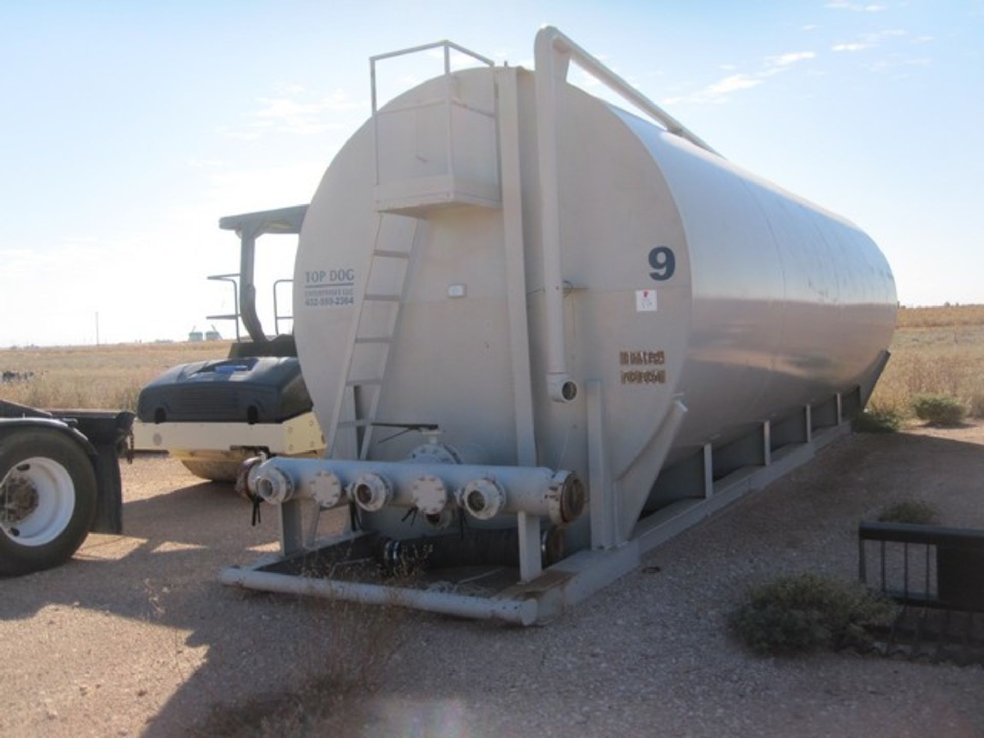 Located in YARD 18 - Stanton, TX (S-19) 2014 10'D, 500 BBL FRAC TANK, LADDER, MANIFOLD, CLEAN OUT