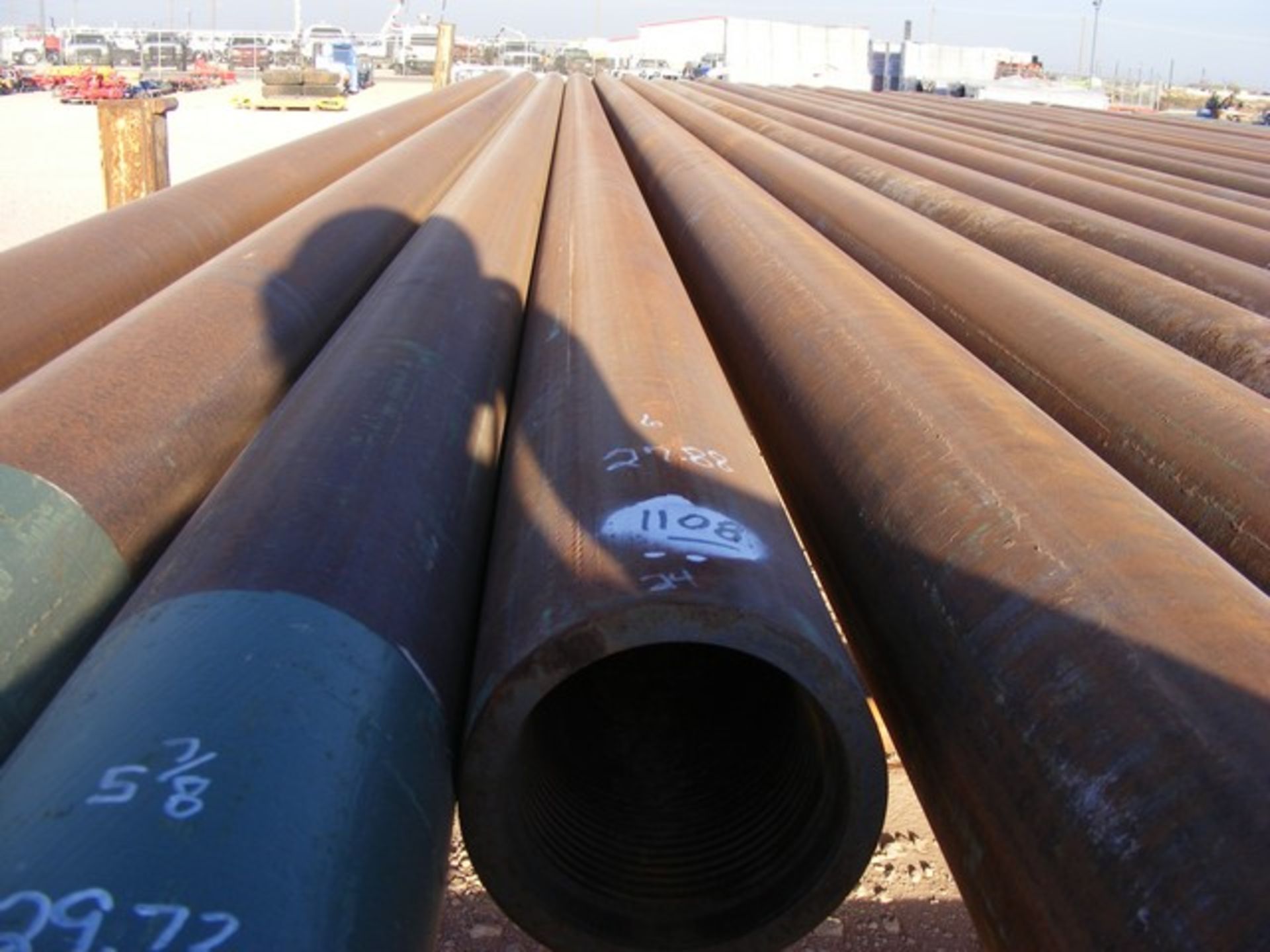 Located in YARD 1 - Midland, TX 6-1/2"OD X 2-3/4"ID X 27.88'L DRILL COLLAR, W/ 4-1/2" XH CONNS