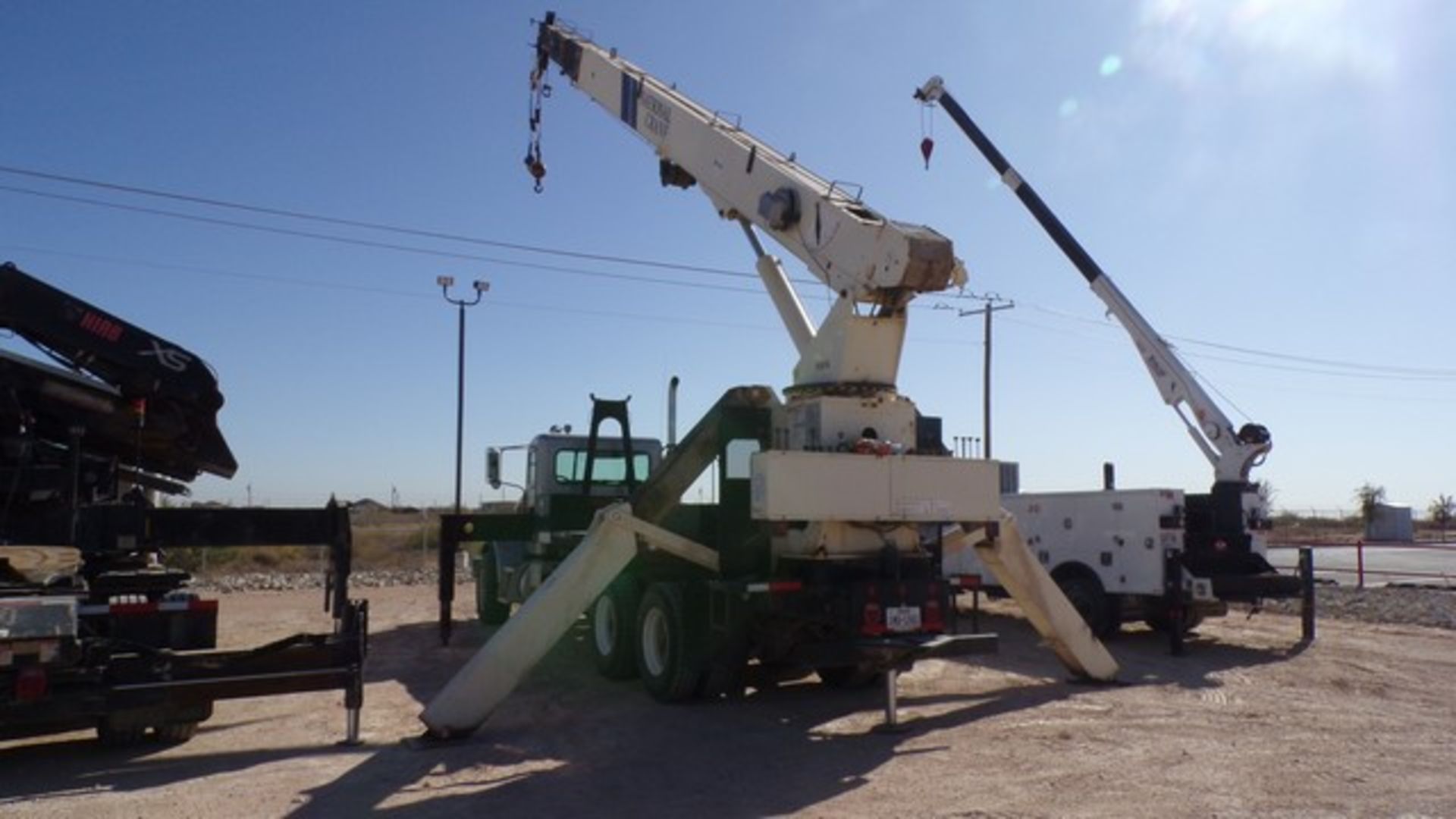 Located in YARD 1 - Midland, TX NATIONAL CRANE 900A 52K# CAPACITY TRUCK CRANE, SN- 291711, MTD ON - Image 4 of 8