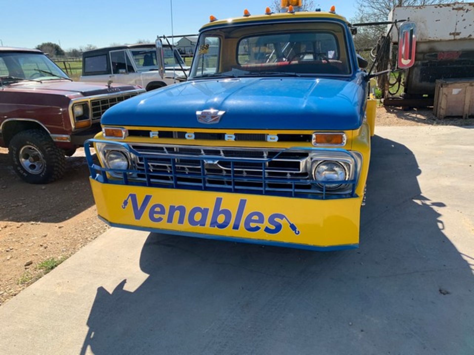 Located in YARD 11 - Fulshear, TX 1966 FORD F350 CUSTOM WRECKER W/ HOLMES 480 TWIN BOOMS, VIN- - Image 19 of 53