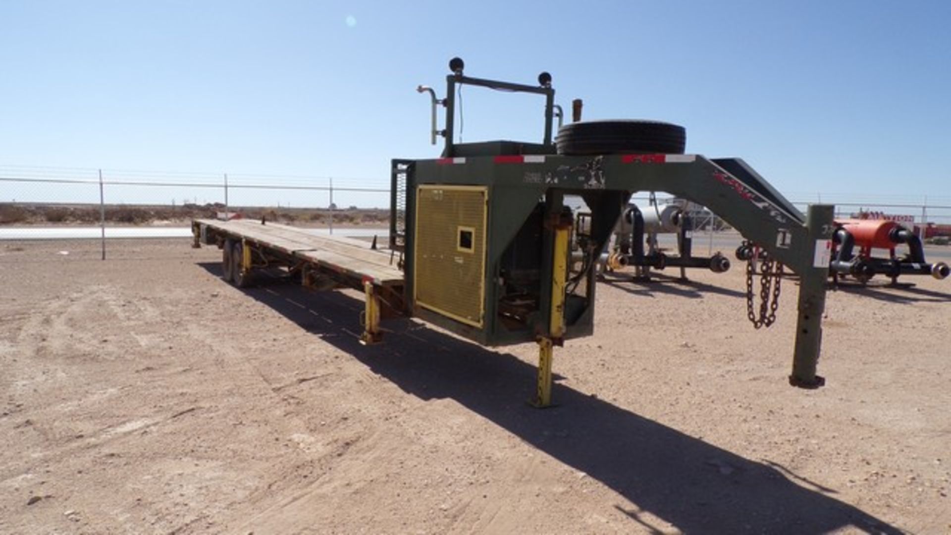 Located in YARD 1 - Midland, TX (2699) HYDROCAT SELF CONTAINED HYD CATWALK/ PIPE PICK UP & LAY