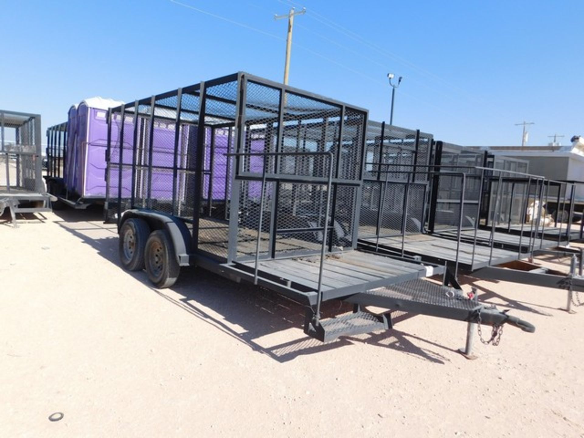 Located in YARD 1 - Midland, TX (4154) (X) C&M T/A BP COMBO PORTA POTTY/ TRASH TRAILER, VIN- - Bild 2 aus 4