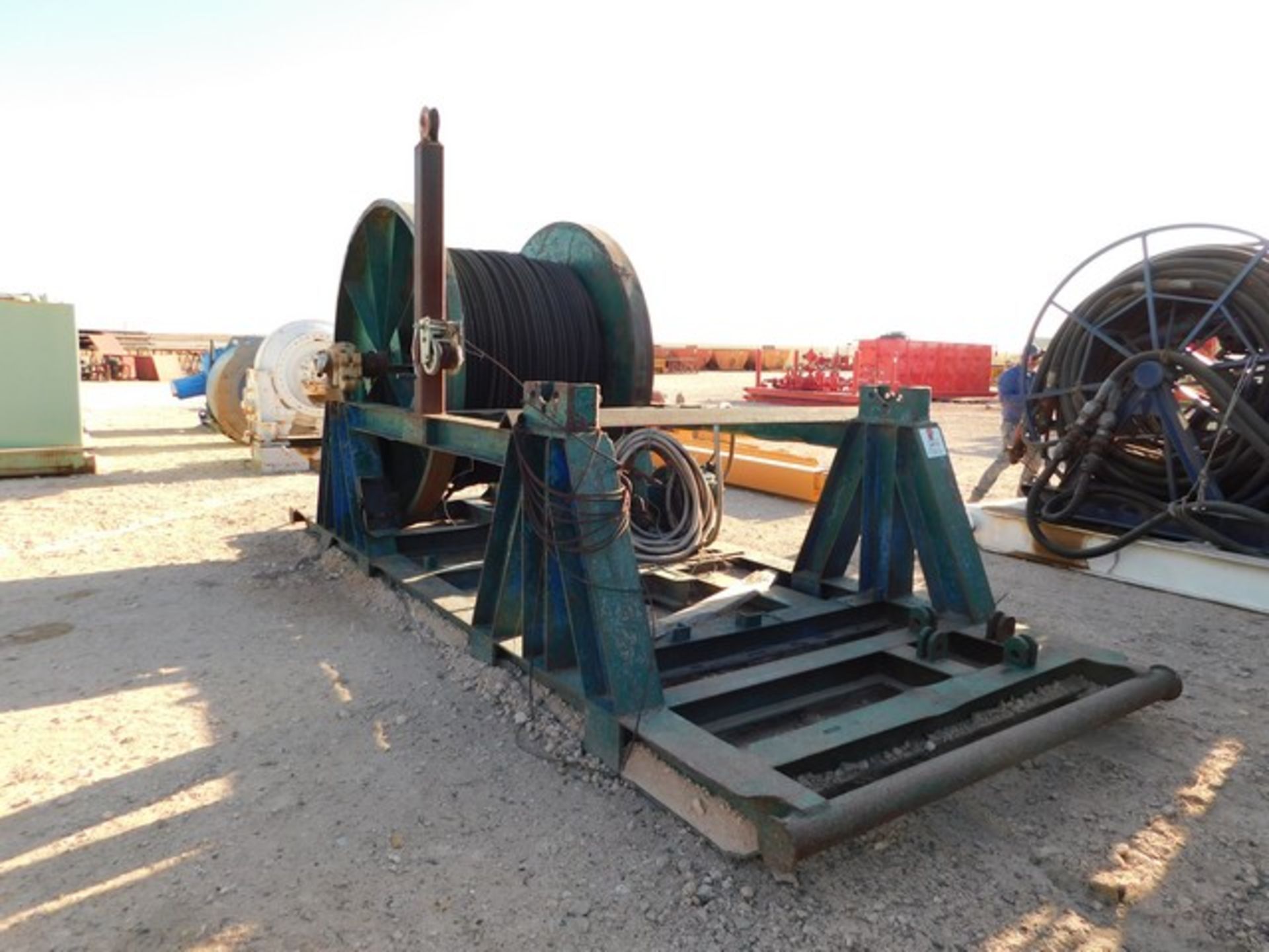 Located in YARD 1 - Midland, TX (2659) 18'L X 8'W HYD POWERED SPOOLING SKID, CHAIN DRIVEN W/ 1-1/ - Bild 2 aus 4