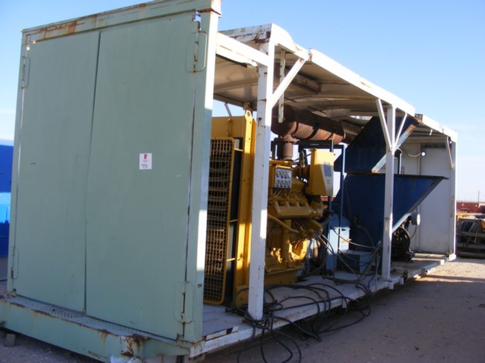 Located in YARD 1 - Midland, TX (2421) NATIONAL SECTIONAL DRIVE COMPOUND P/B CAT D379 DIESEL ENGINE,