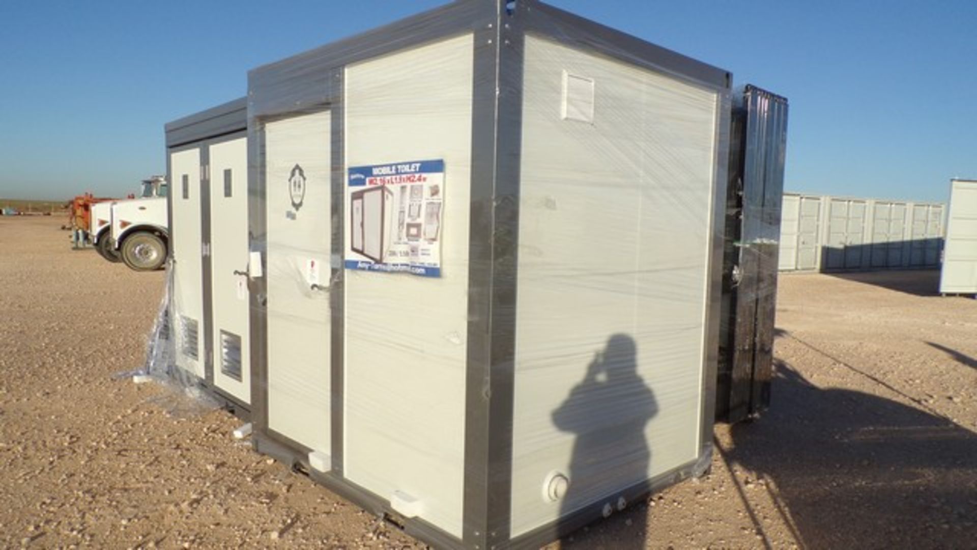 Located in YARD 1 - Midland, TX PORTABLE BATHROOM W/ SHOWER, TOILET, LABORATORY & MEDICINE, - Image 2 of 5