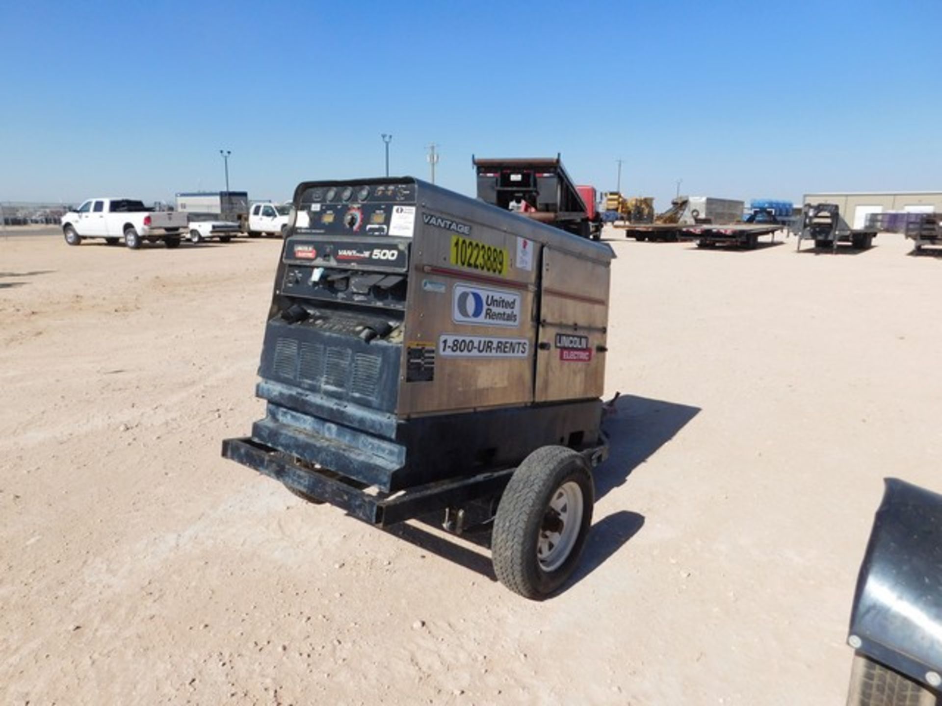 Located in YARD 1 - Midland, TX LINCOLN ELECTRIC VANTAGE 500 WELDER/ GENERATOR, 500 MAX AMP, P/B