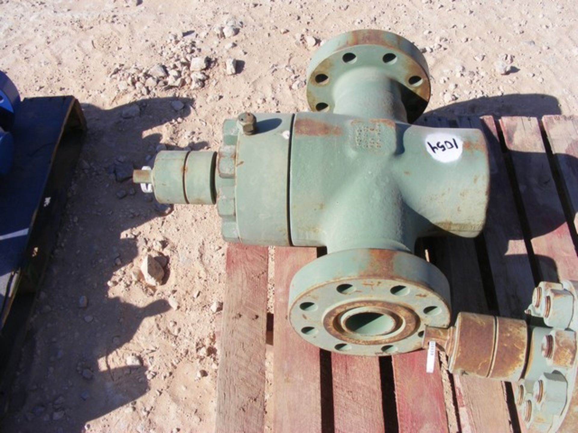 Located in YARD 1 - Midland, TX (4937) 3-1/16" 10K# CAMERON FLS GATE VALVES (UNUSED) - Bild 2 aus 2