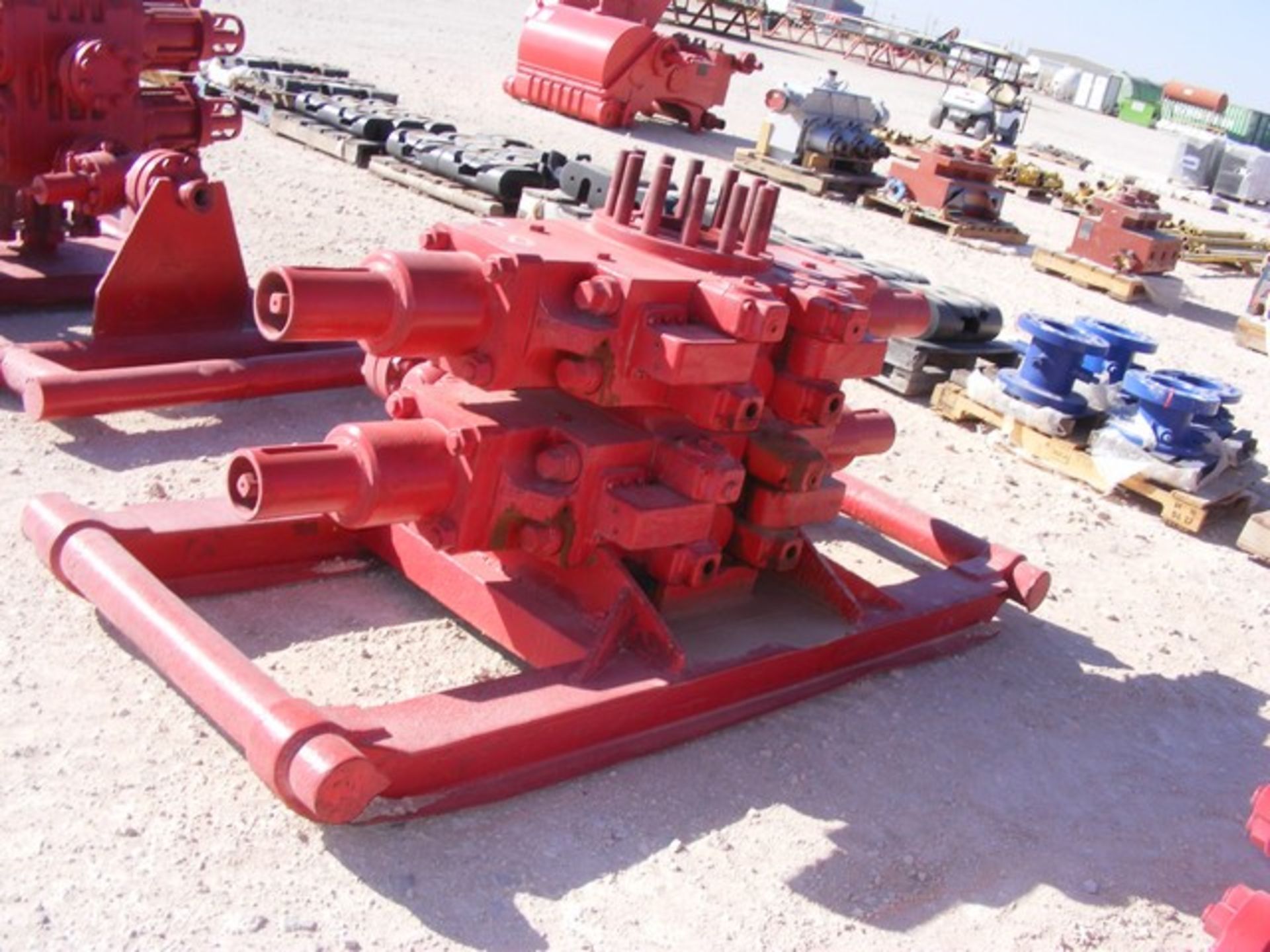 Located in YARD 1 - Midland, TX (2918) 7-1/16" 5K# HYDRIL DBL BOP W/ BOP STAND - Image 2 of 4
