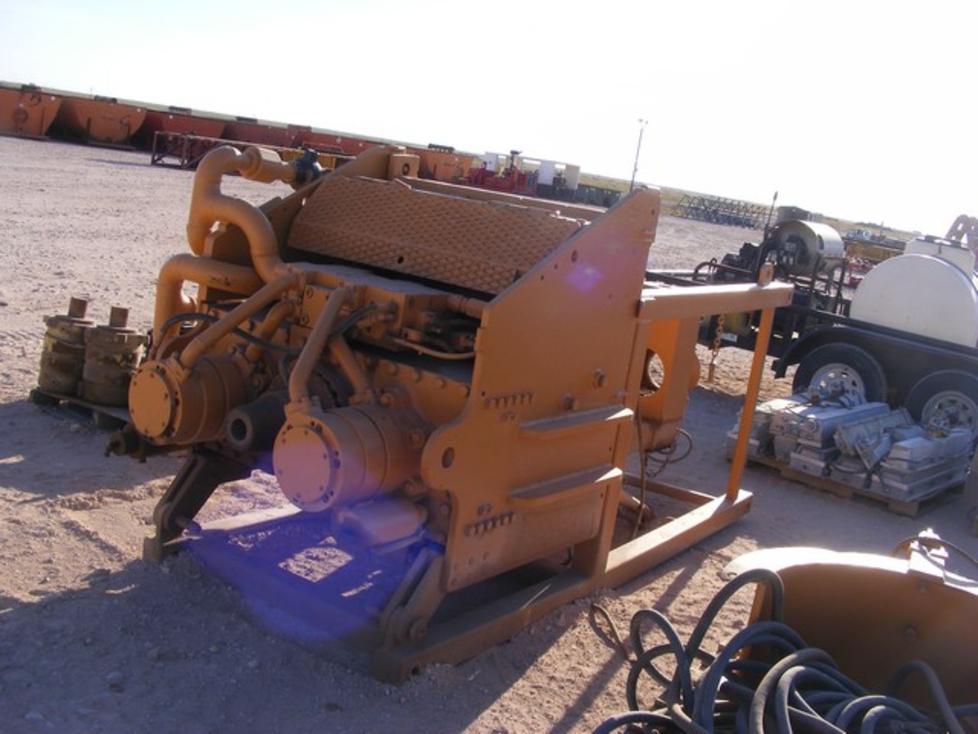 "Located in YARD 1 - Midland, TX TESCO 500 TON ECI (S) 900HP HYDRAULIC TOP DRIVE PACKAGE TO - Image 4 of 14