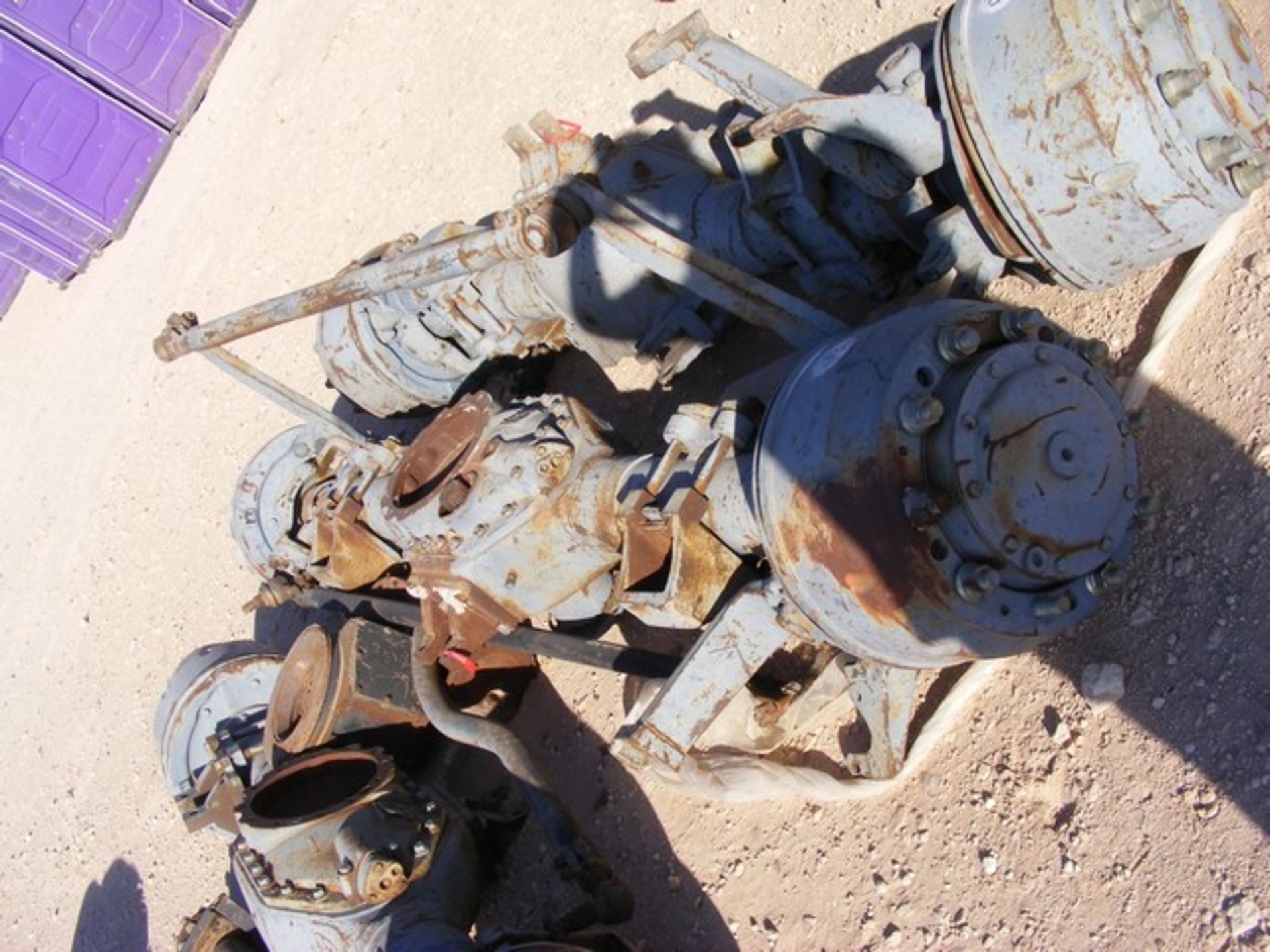 Located in YARD 1 - Midland, TX (2550) STEERABLE DRIVE AXLE F/ MOORE W/S RIG