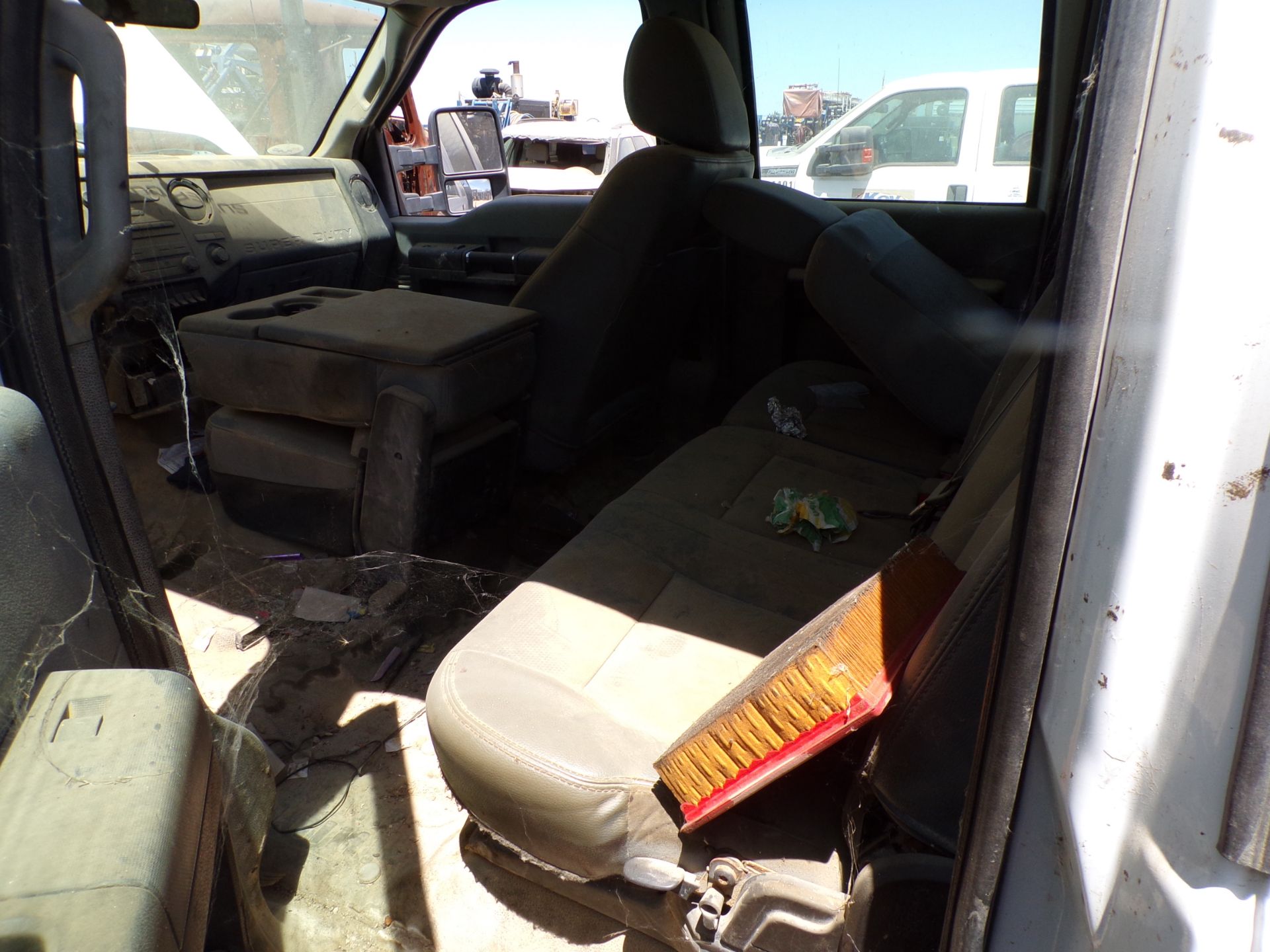 Located in YARD 14 - Bakersfield, CA (1481833) (X) 2012 FORD F450 2X4 CREW CAB PICKUP, VIN- - Image 7 of 7