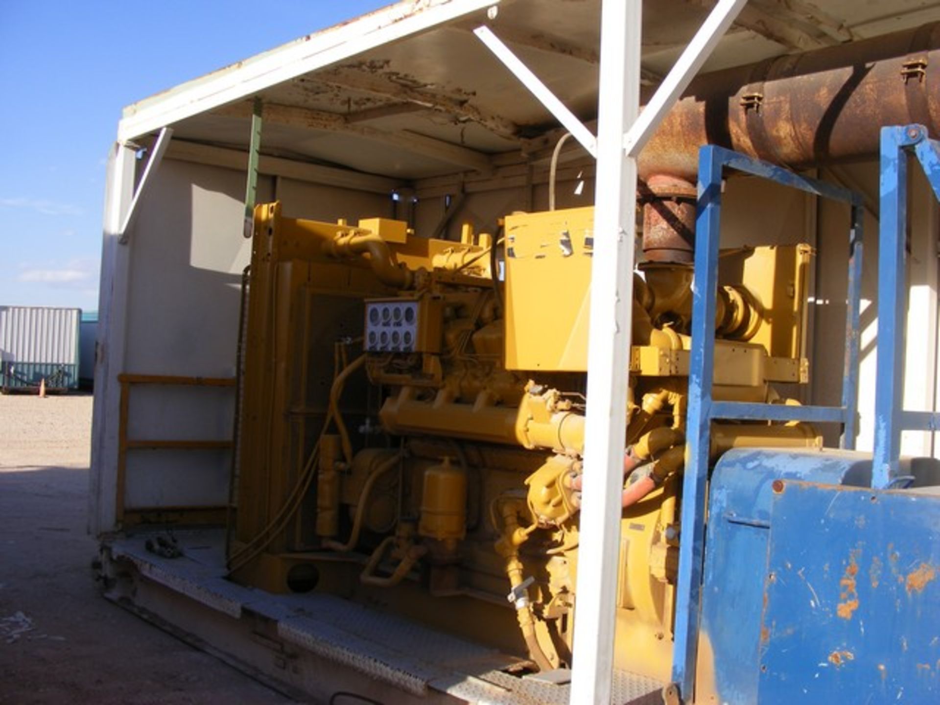 Located in YARD 1 - Midland, TX (2423) NATIONAL SECTIONAL DRIVE COMPOUND P/B CAT D379 DIESEL ENGINE, - Image 5 of 8
