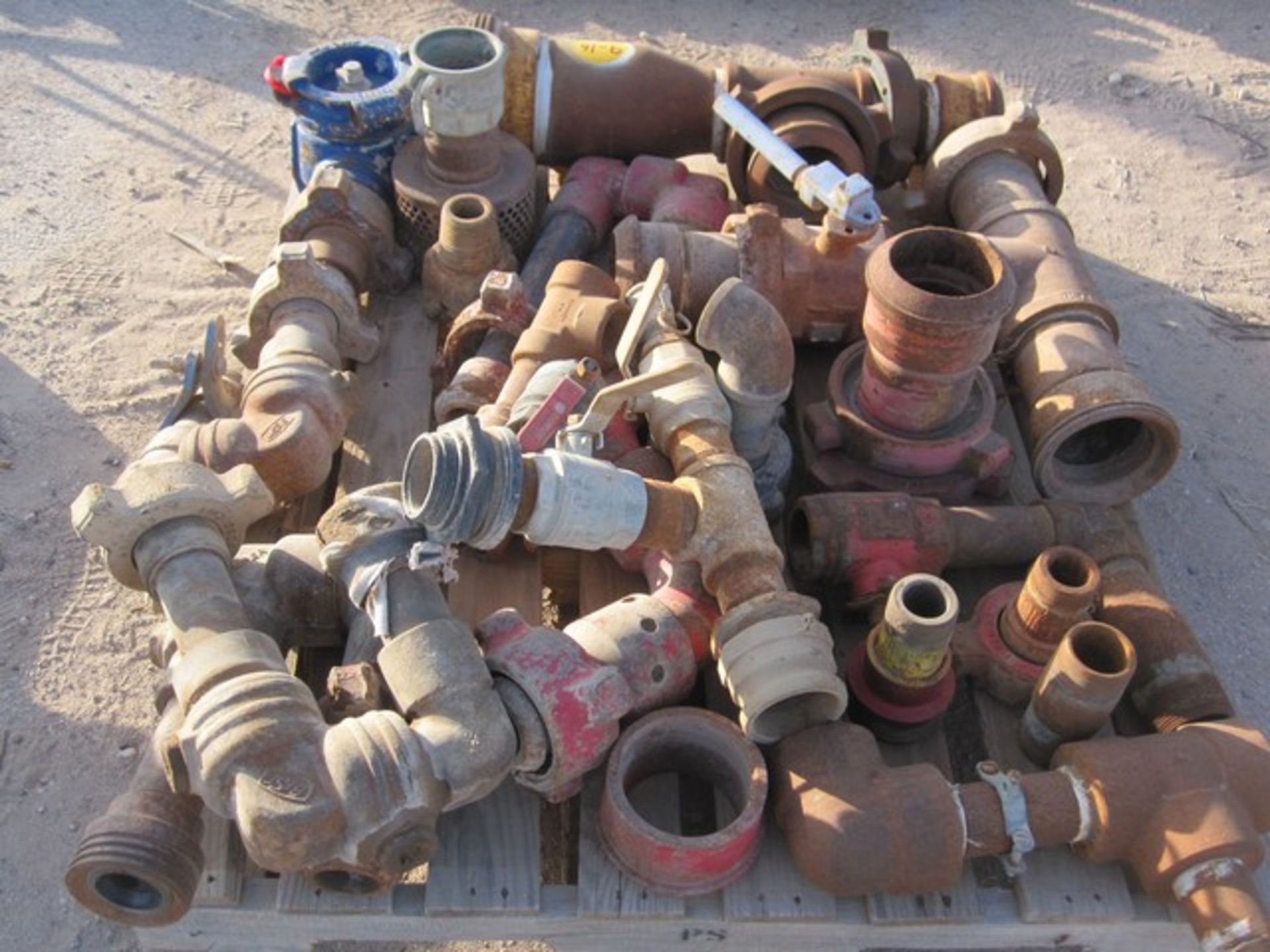 Located in YARD 9 - Odessa, TX (9-16) PALLET CHICKSANS, PLUG VALVE, SUCTION SCREEN, 2" PIPE CONN (