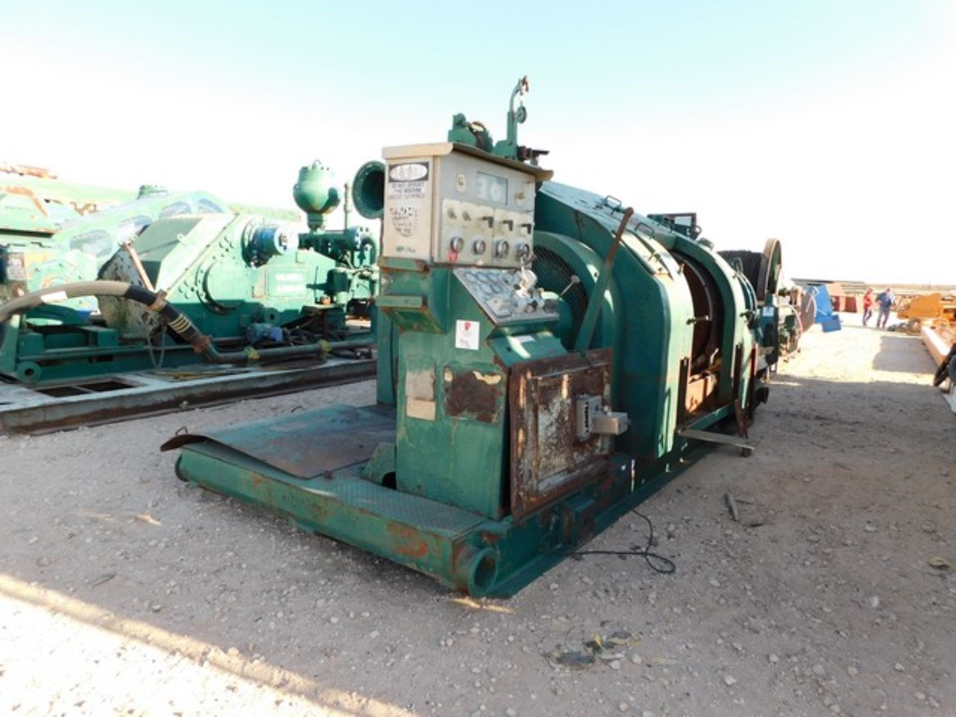 Located in YARD 1 - Midland, TX (2947) OILWELL 660E DRAWWORKS, SN- H44-11 W/ (2) CAT HEADS, DRILLERS