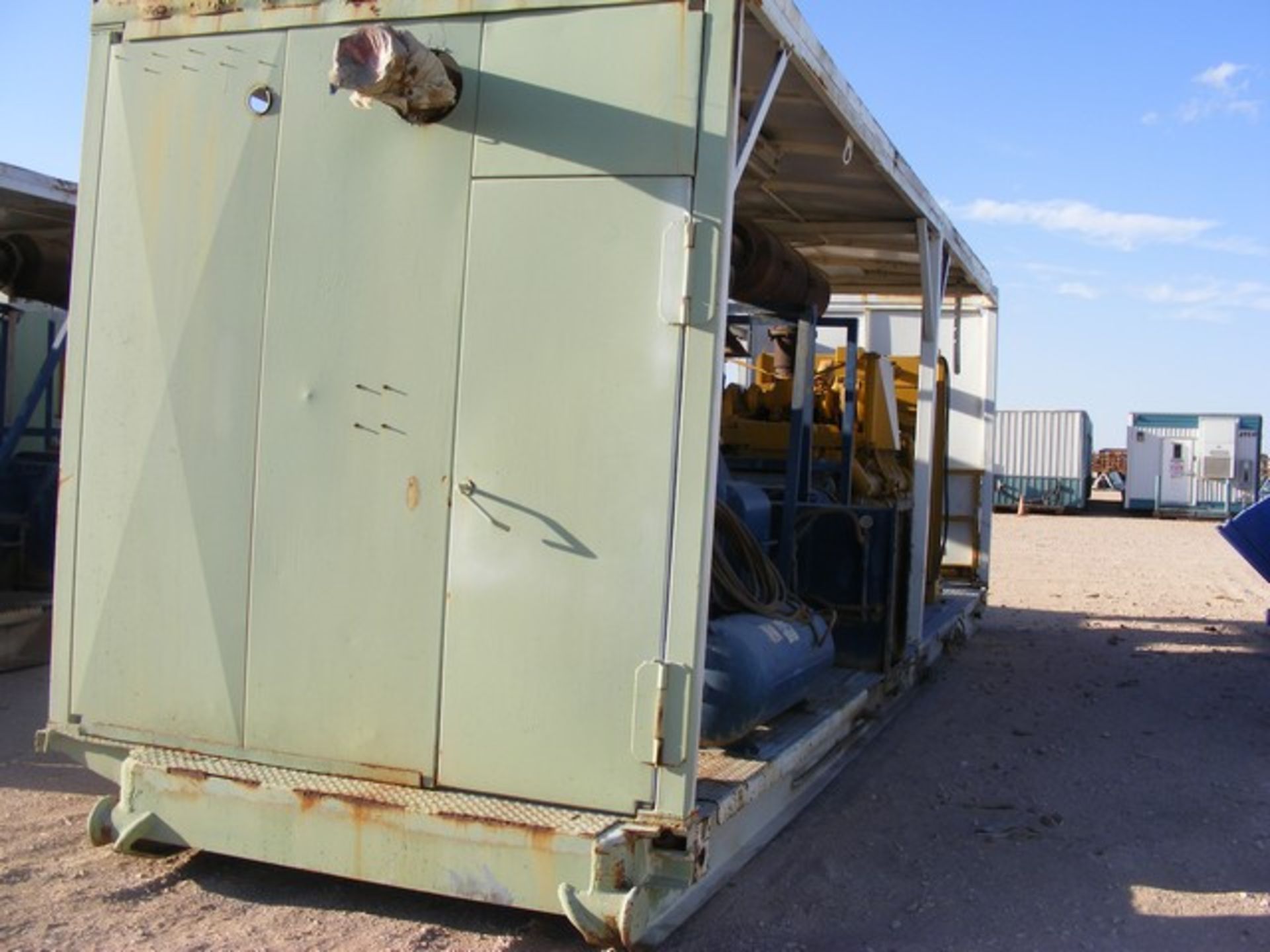 Located in YARD 1 - Midland, TX (2421) NATIONAL SECTIONAL DRIVE COMPOUND P/B CAT D379 DIESEL ENGINE, - Image 7 of 9