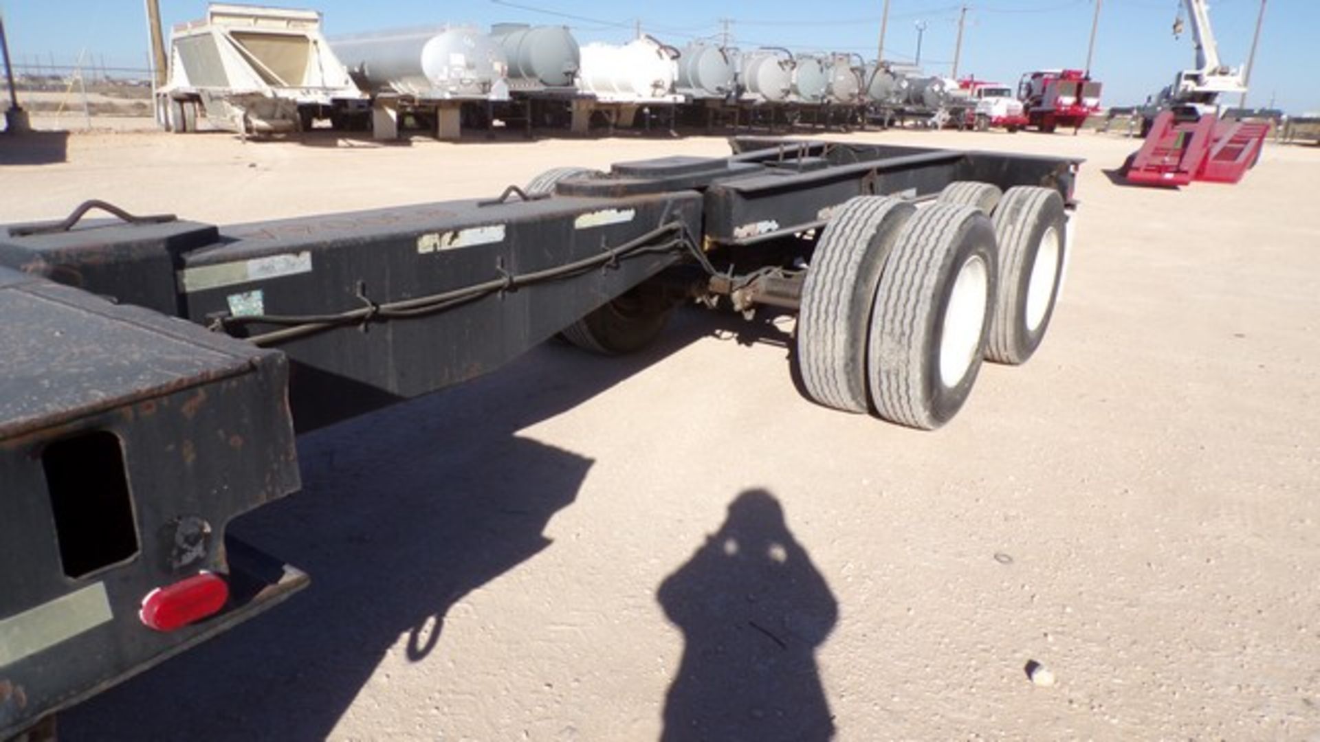Located in YARD 1 - Midland, TX (X) 1983 TRANSPORT SYSTEMS 75 TON, 3 AXLE RGN DROP DECK TRAILER, - Image 6 of 7