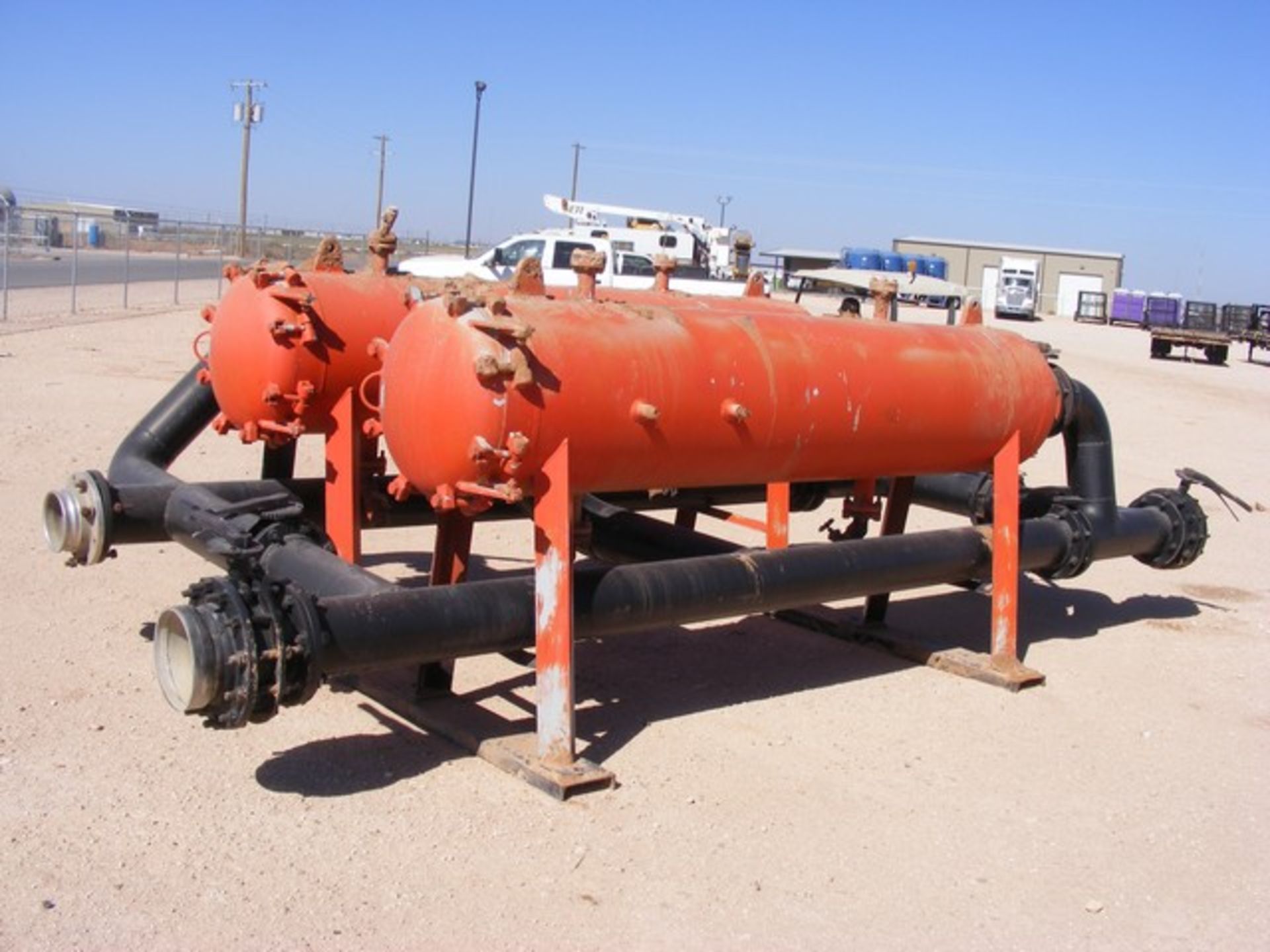 Located in YARD 1 - Midland, TX (1949) 24" X 10' FILTER POD CANISTERS W/ 8" PIPE VALVES - Bild 3 aus 4