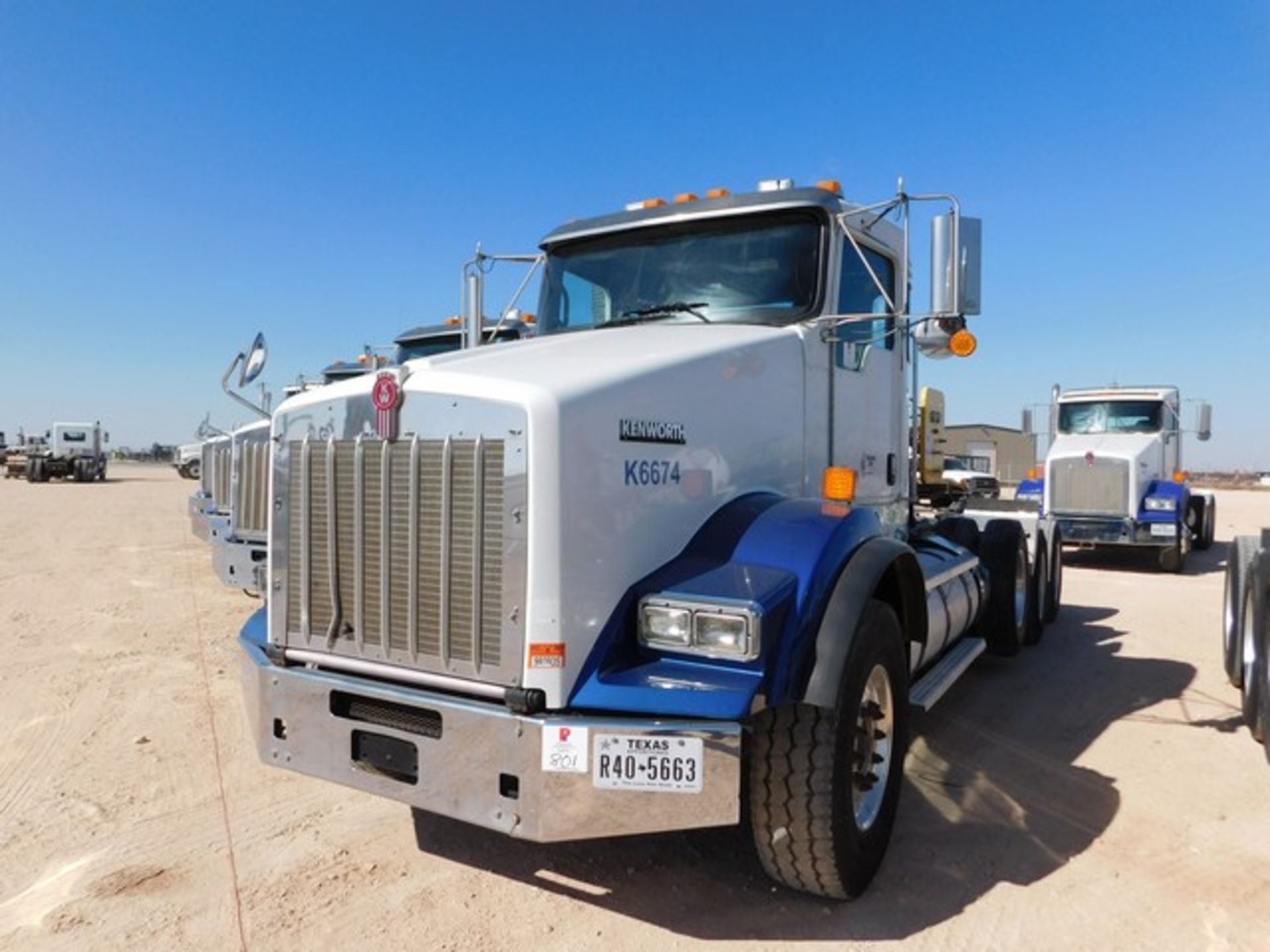 Located in YARD 1 - Midland, TX (2261) (X) 2013 KENWORTH T800 4 AXLE HAUL TRUCK, VIN-