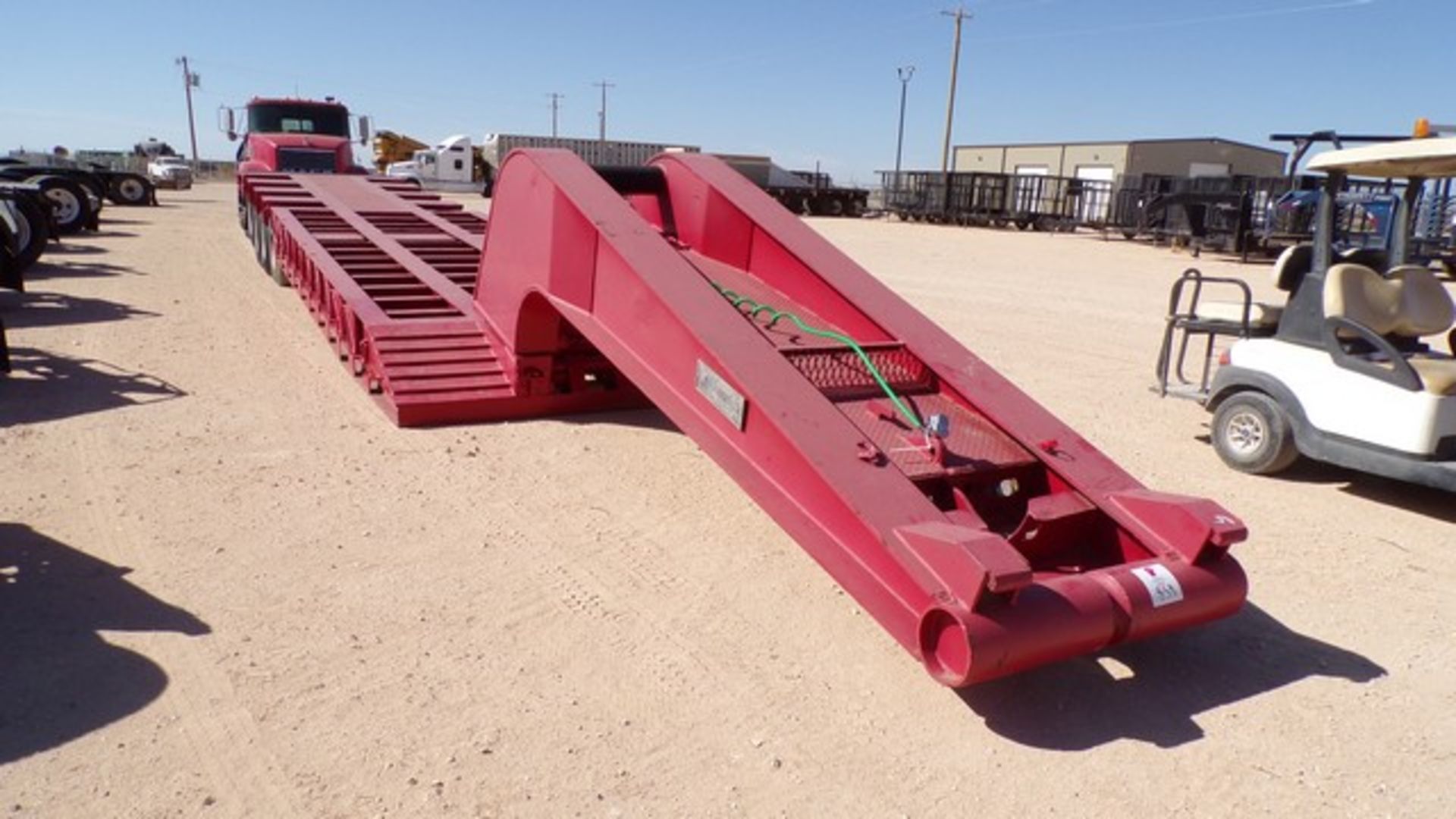 Located in YARD 1 - Midland, TX (6337) (X) 1982 HERCULES 40' 4 AXLE MANUAL RGN LOWBOY TRAILER, - Image 2 of 5