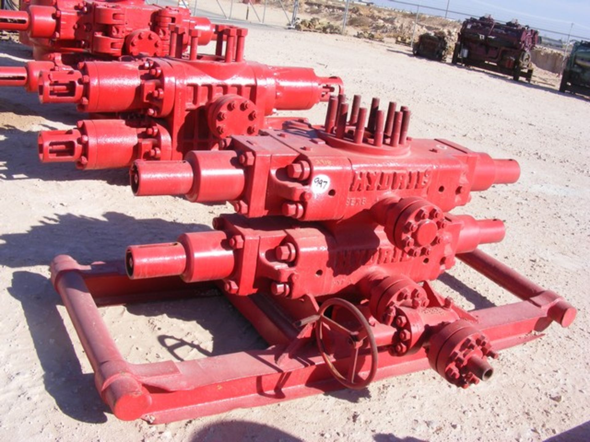 Located in YARD 1 - Midland, TX (2918) 7-1/16" 5K# HYDRIL DBL BOP W/ BOP STAND - Image 4 of 4