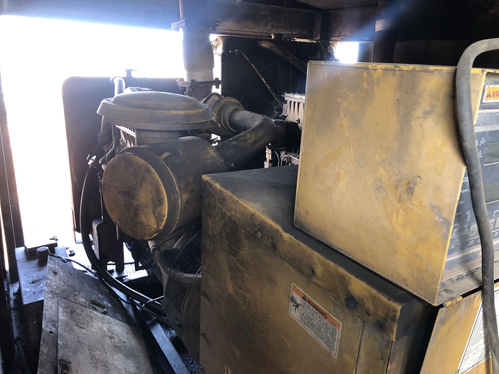 Located in YARD 20 - Merkel, TX CAT 3306/ SR4B GENERATOR (NOTE: $800 REMOVAL FEE WILL BE ADDED TO - Image 2 of 6