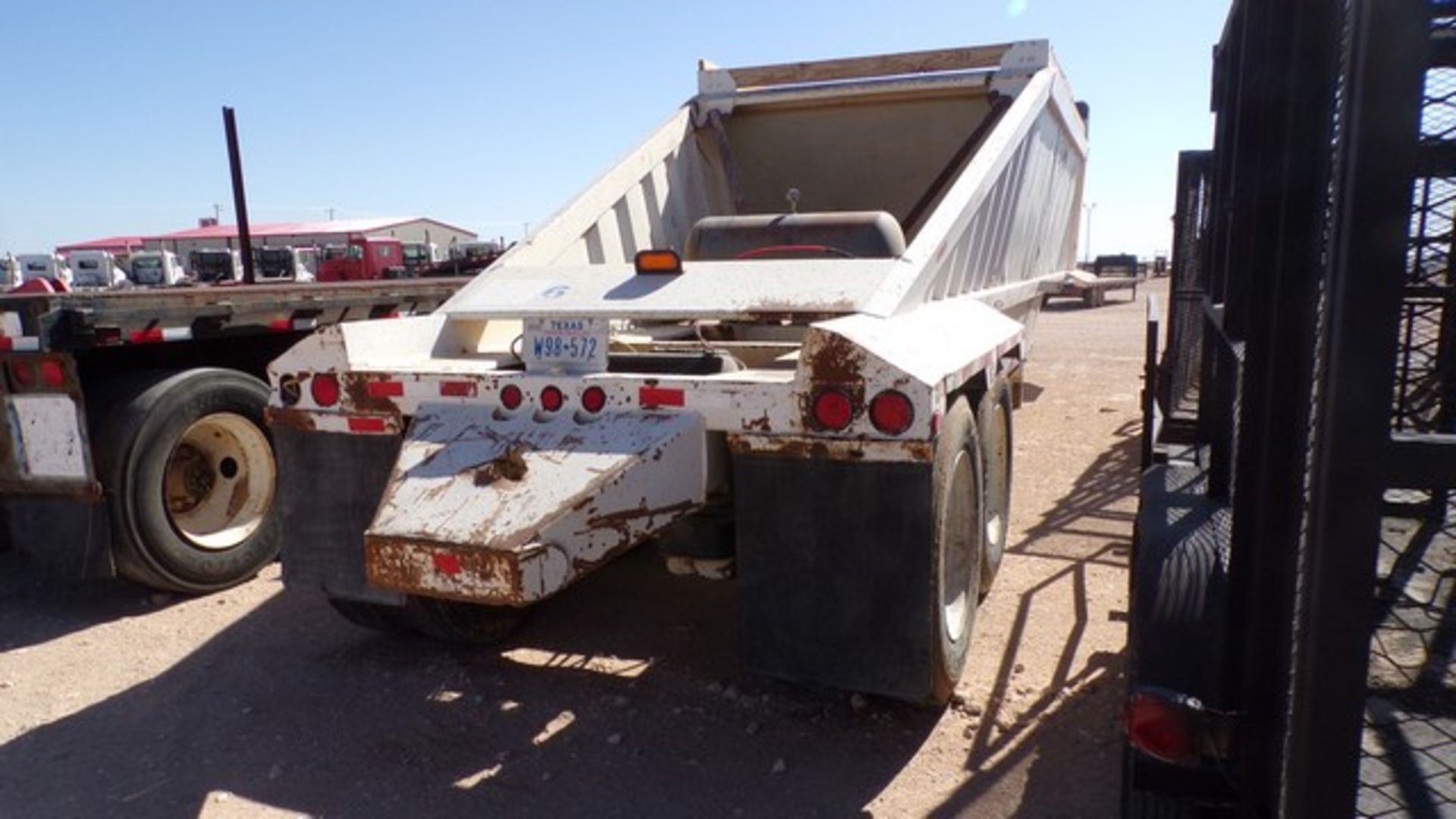 Located in YARD 1 - Midland, TX (2355) (X) 2007 CONSTRUCTION TRAILER SPECIALIST T/A BDT40 BELLY DUMP - Image 5 of 5