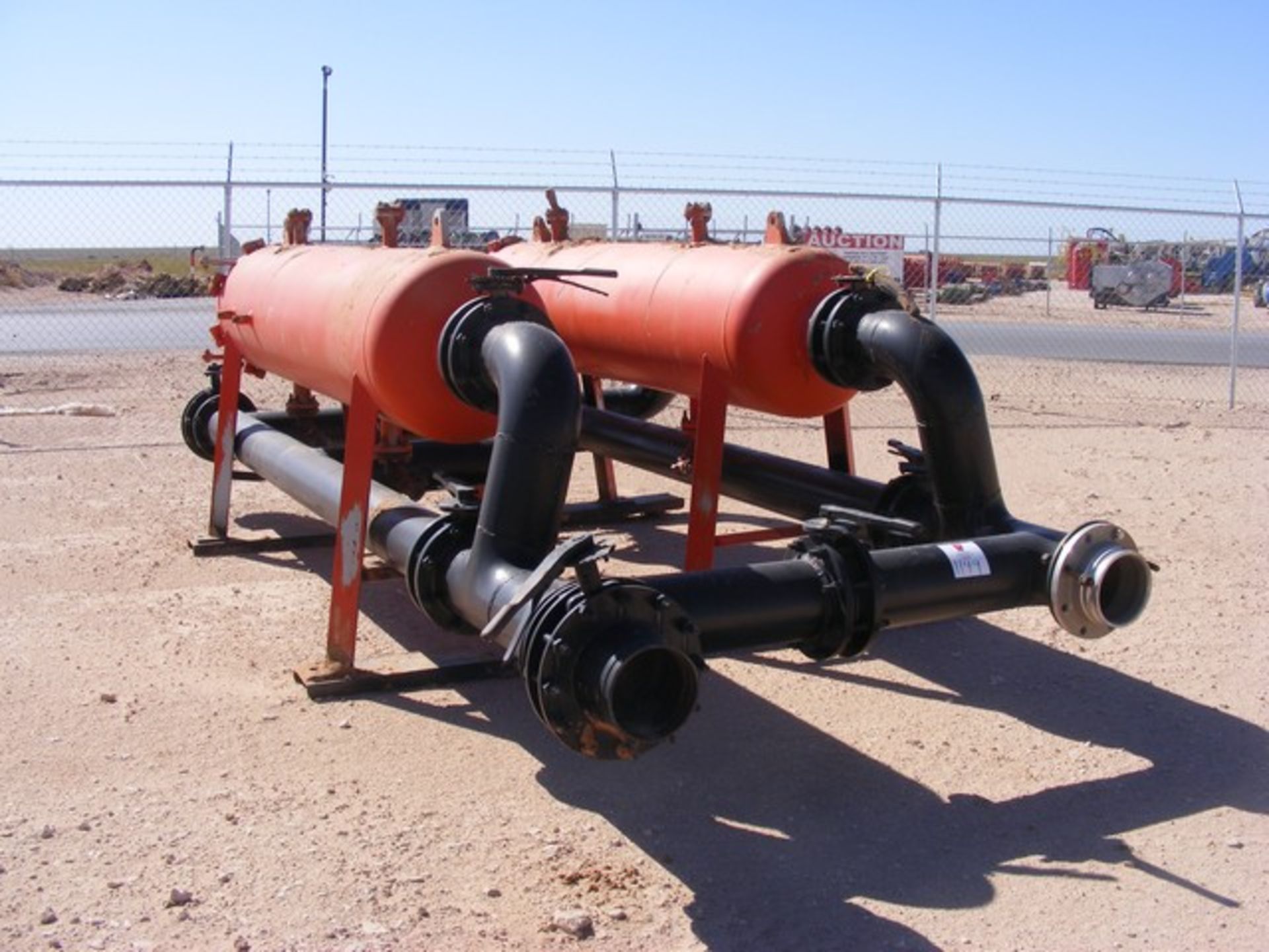 Located in YARD 1 - Midland, TX (1949) 24" X 10' FILTER POD CANISTERS W/ 8" PIPE VALVES - Bild 2 aus 4