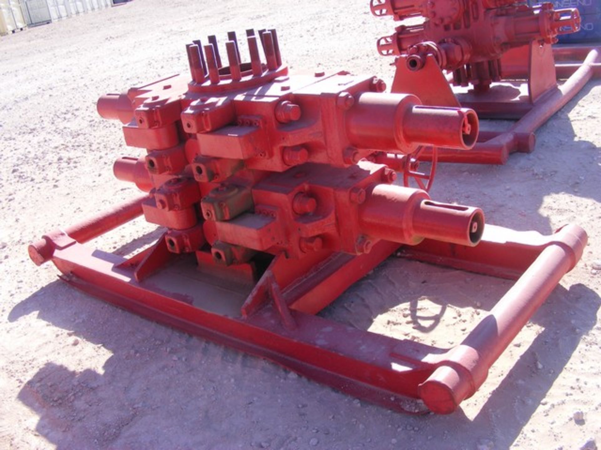 Located in YARD 1 - Midland, TX (2918) 7-1/16" 5K# HYDRIL DBL BOP W/ BOP STAND - Image 3 of 4