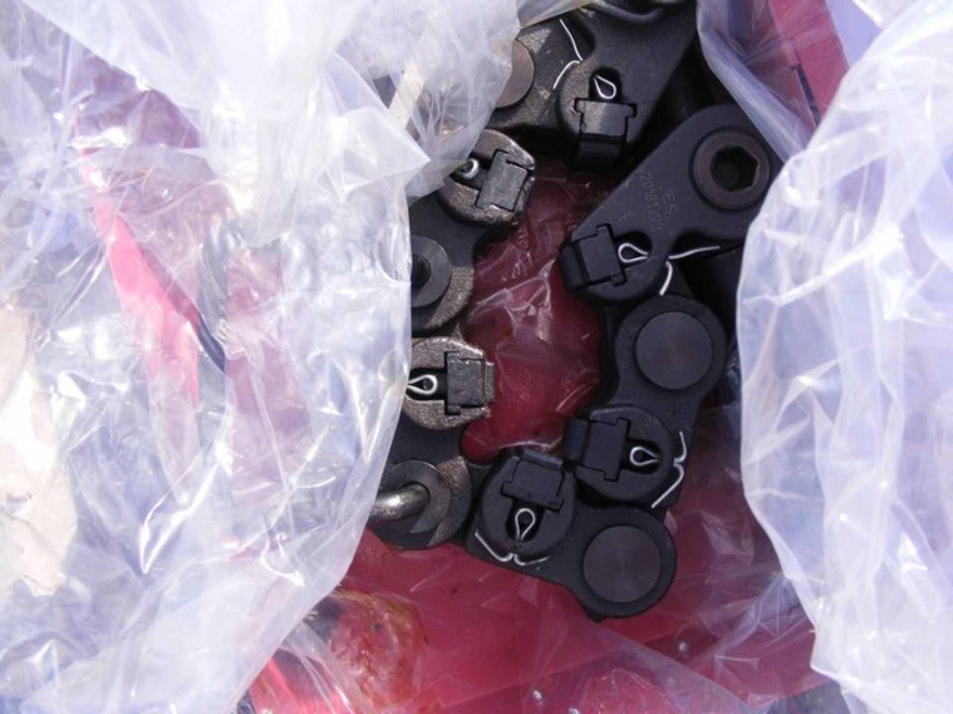 Located in YARD 1 - Midland, TX (6036) (2) TYPE "T" SAFETY CLAMPS, 6 SEG, 3-1/4" - 4-1/2" W/ BOX &