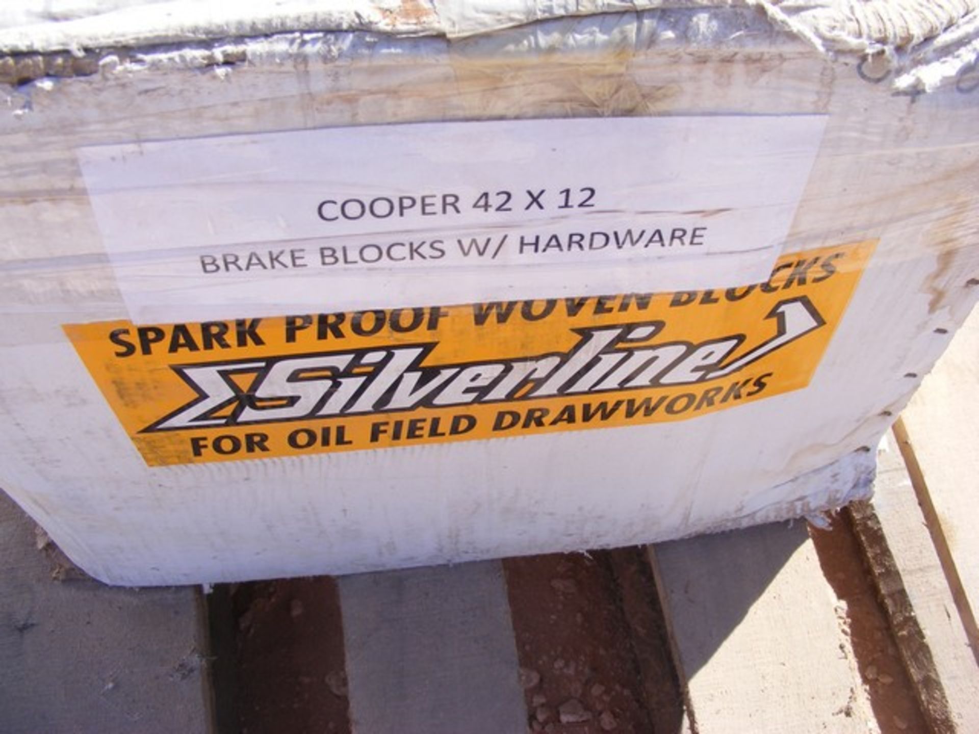 Located in YARD 1 - Midland, TX (2388) SET (2 BOXES) COOPER 42 X 12, 6 HOLE BRAKE BLOCKS W/ - Bild 2 aus 3