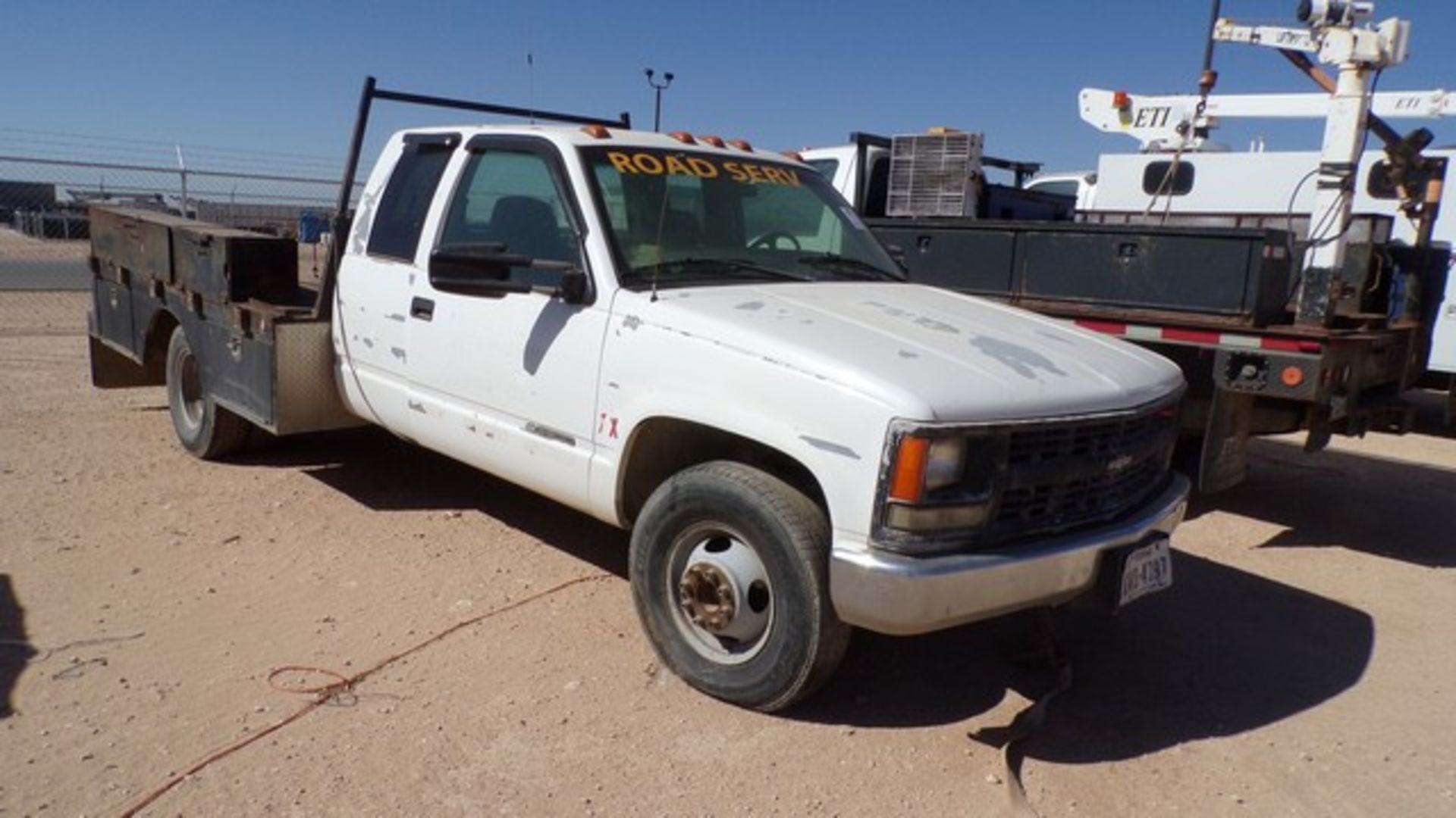 Located in YARD 1 - Midland, TX (2990) (X) 1999 CHEVROLET 3500 EXT CAB DUALLY, VIN- - Bild 2 aus 8