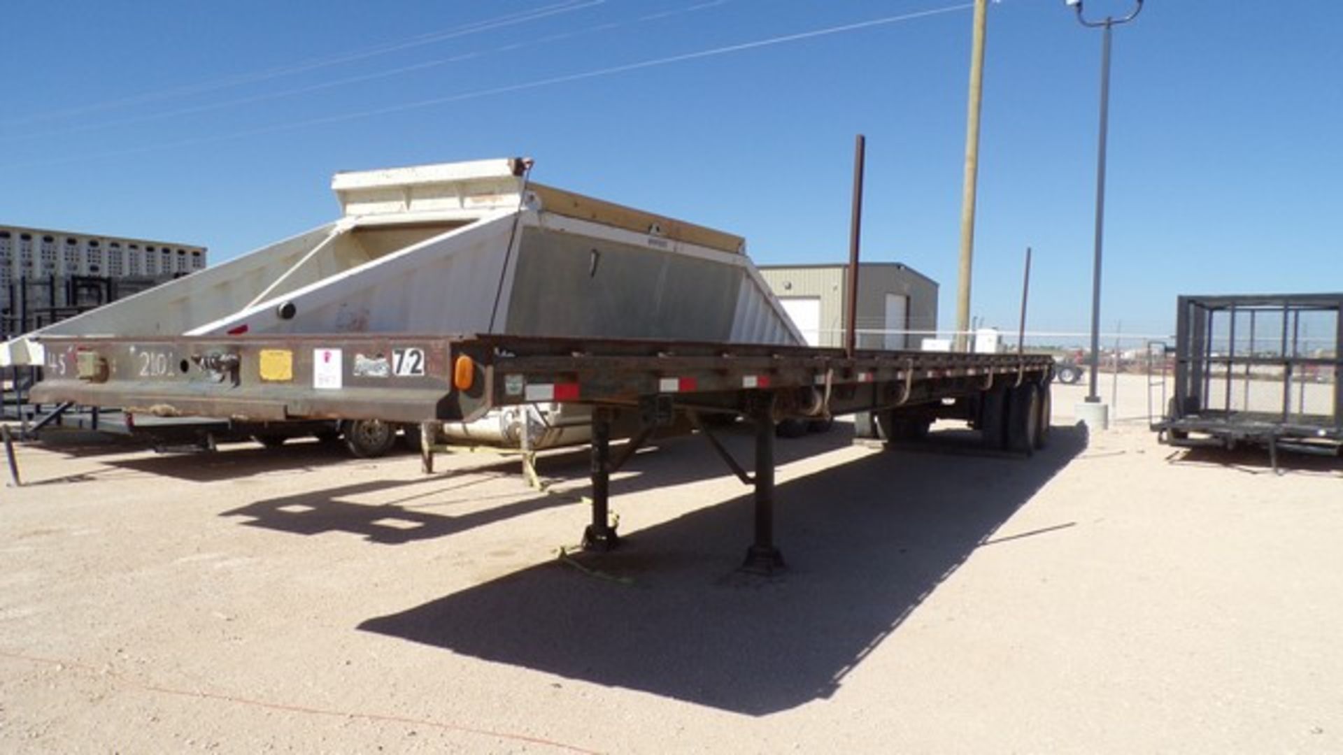 Located in YARD 1 - Midland, TX (2356) FRUEHAUF T/A TRAILER, 1980, VIN- FWV442101, 8'W X 45'L, SPRI