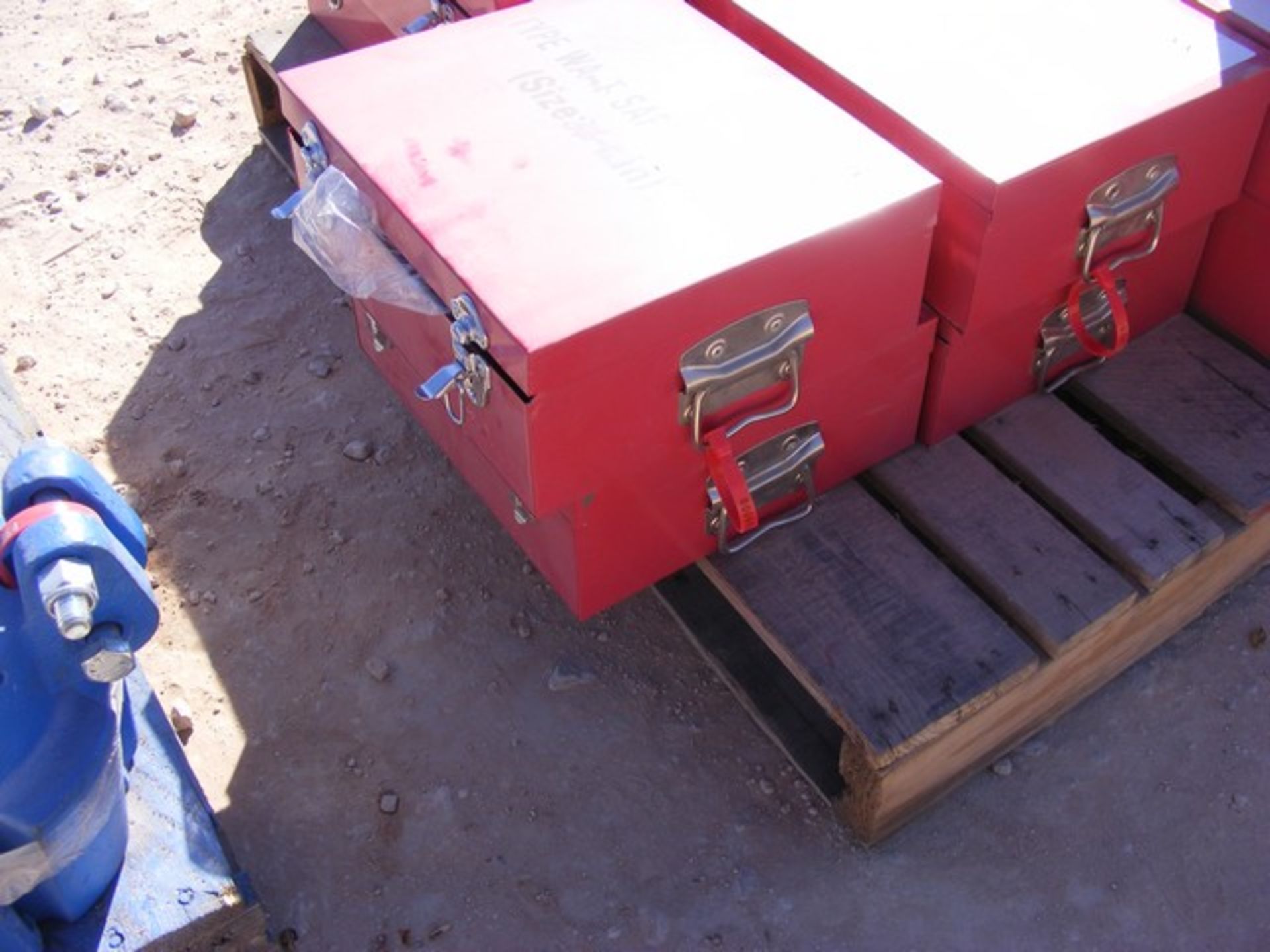 Located in YARD 1 - Midland, TX (6036) (2) TYPE "T" SAFETY CLAMPS, 6 SEG, 3-1/4" - 4-1/2" W/ BOX & - Image 2 of 2