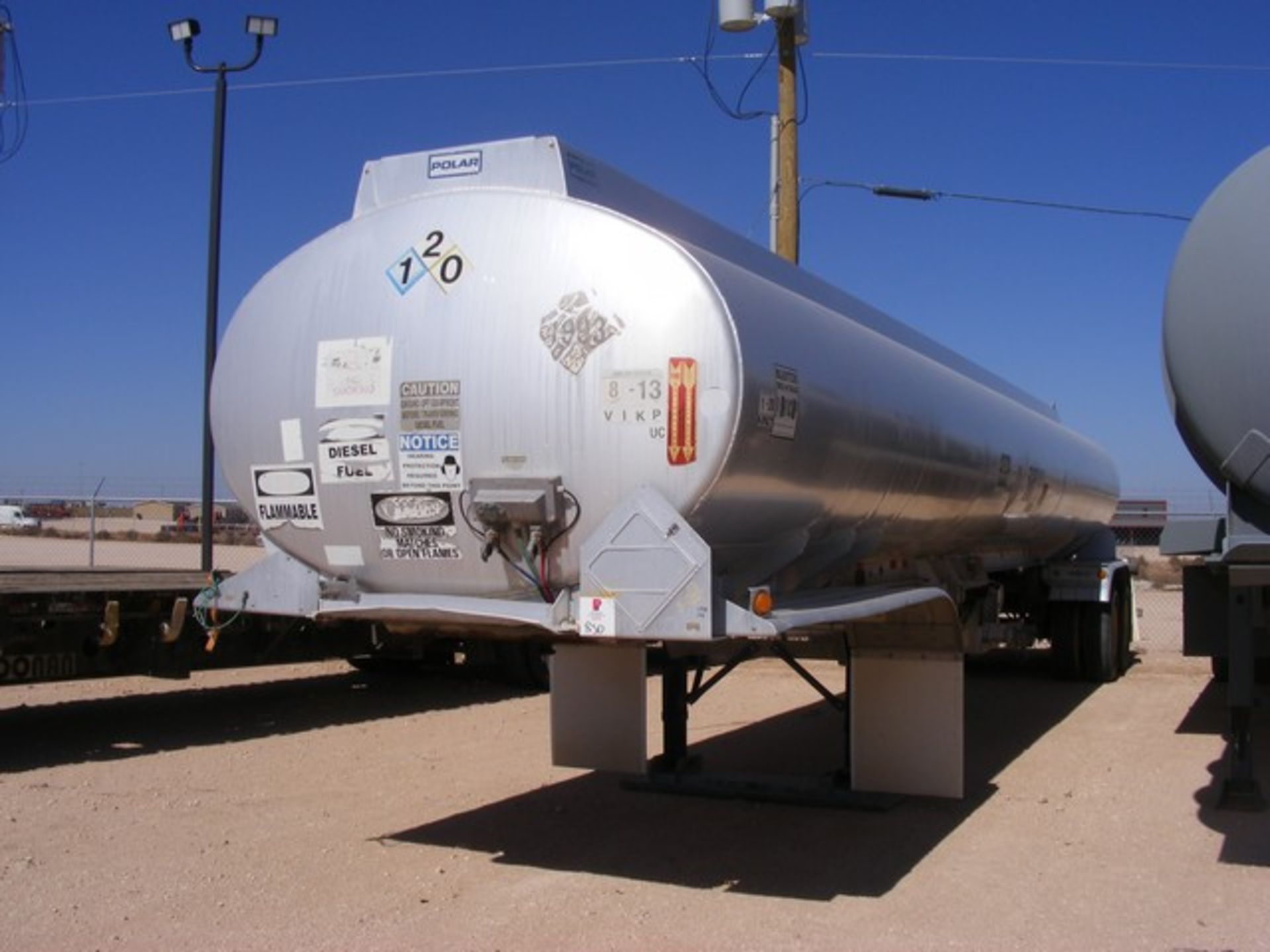 Located in YARD 1 - Midland, TX (X) 2007 POLAR TANK TRAILER, T/A 2 COMPARTMENT 8000 GALLON FUEL