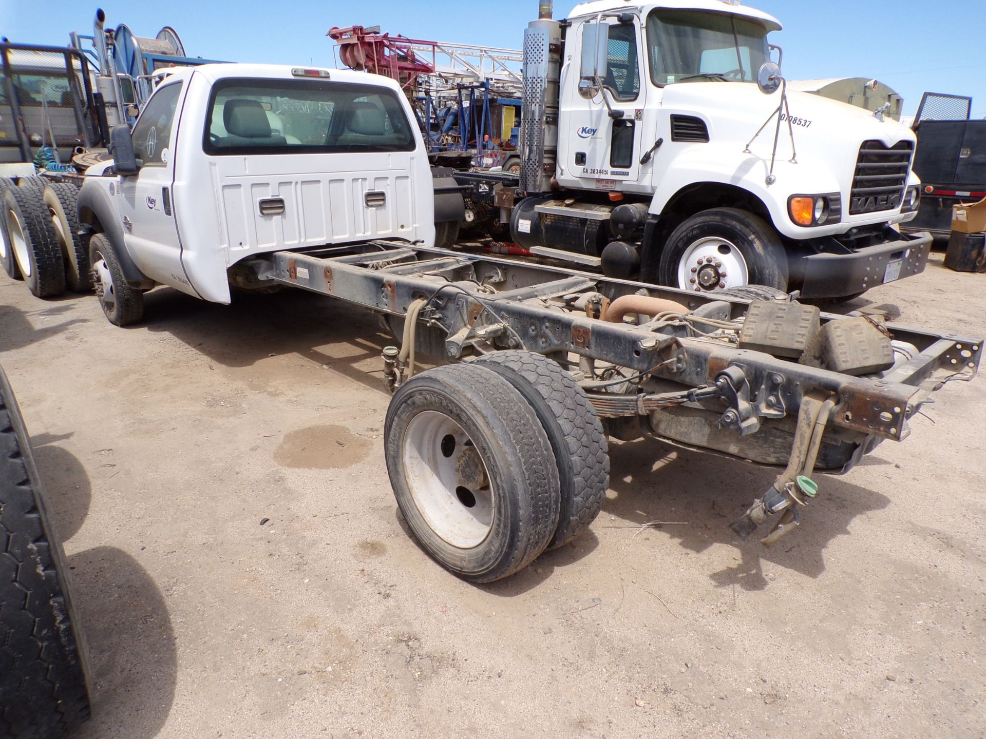 Located in YARD 14 - Bakersfield, CA (1431260) (X) 2012 FORD F450 4X4 STANDARD CAB PICKUP, MISSING - Bild 2 aus 5