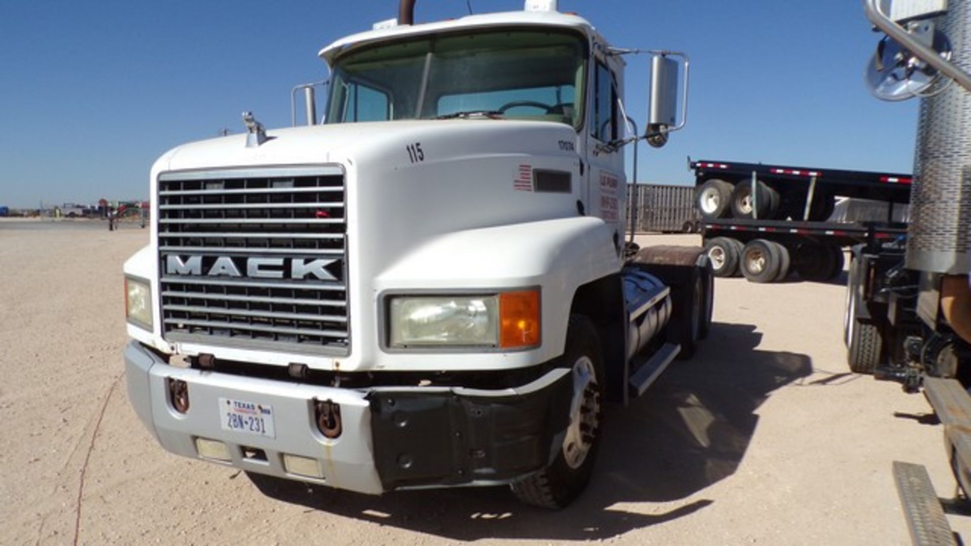 Located in YARD 1 - Midland, TX (2971) (X) 2003 MACK CHU613 T/A DAY CAB VAC TRUCK, VIN-