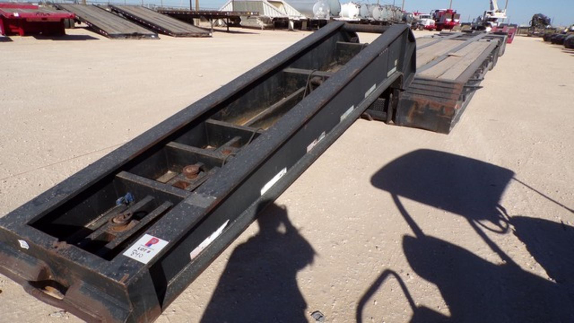 Located in YARD 1 - Midland, TX (X) 1983 TRANSPORT SYSTEMS 75 TON, 3 AXLE RGN DROP DECK TRAILER, - Image 2 of 7