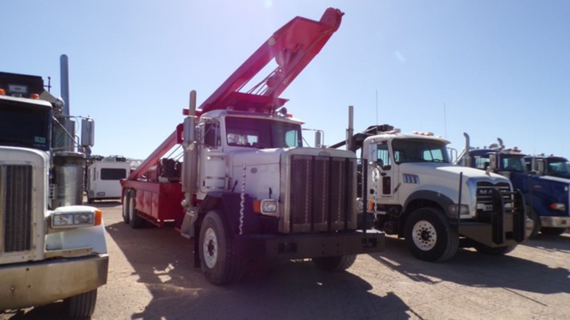 Located in YARD 1 - Midland, TX (2273) (X) 1998 PETERBILT 357 T/A GIN TRUCK, VIN- 1NPAL9TX6XD476788, - Bild 2 aus 9