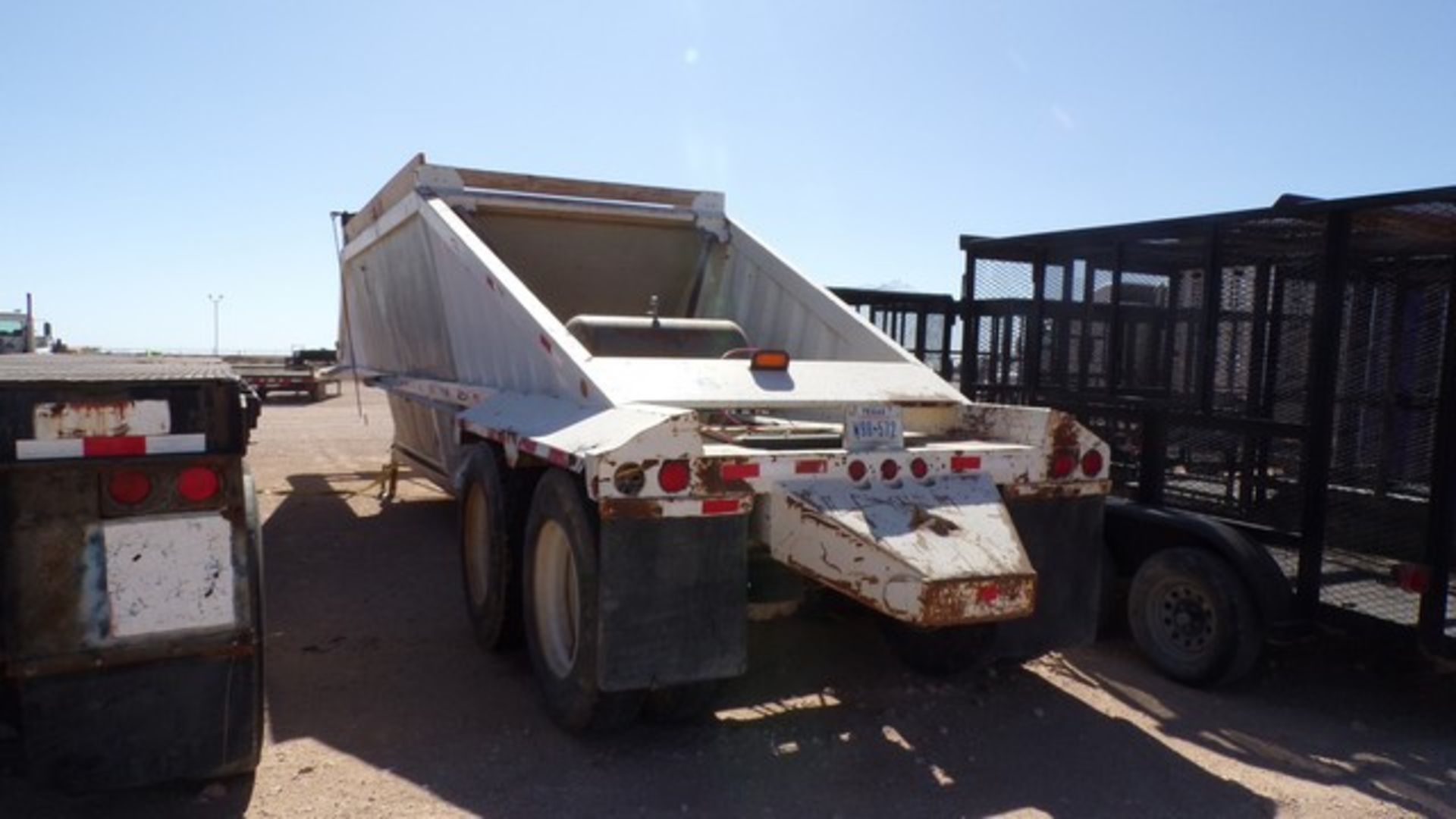 Located in YARD 1 - Midland, TX (2355) (X) 2007 CONSTRUCTION TRAILER SPECIALIST T/A BDT40 BELLY DUMP - Image 4 of 5