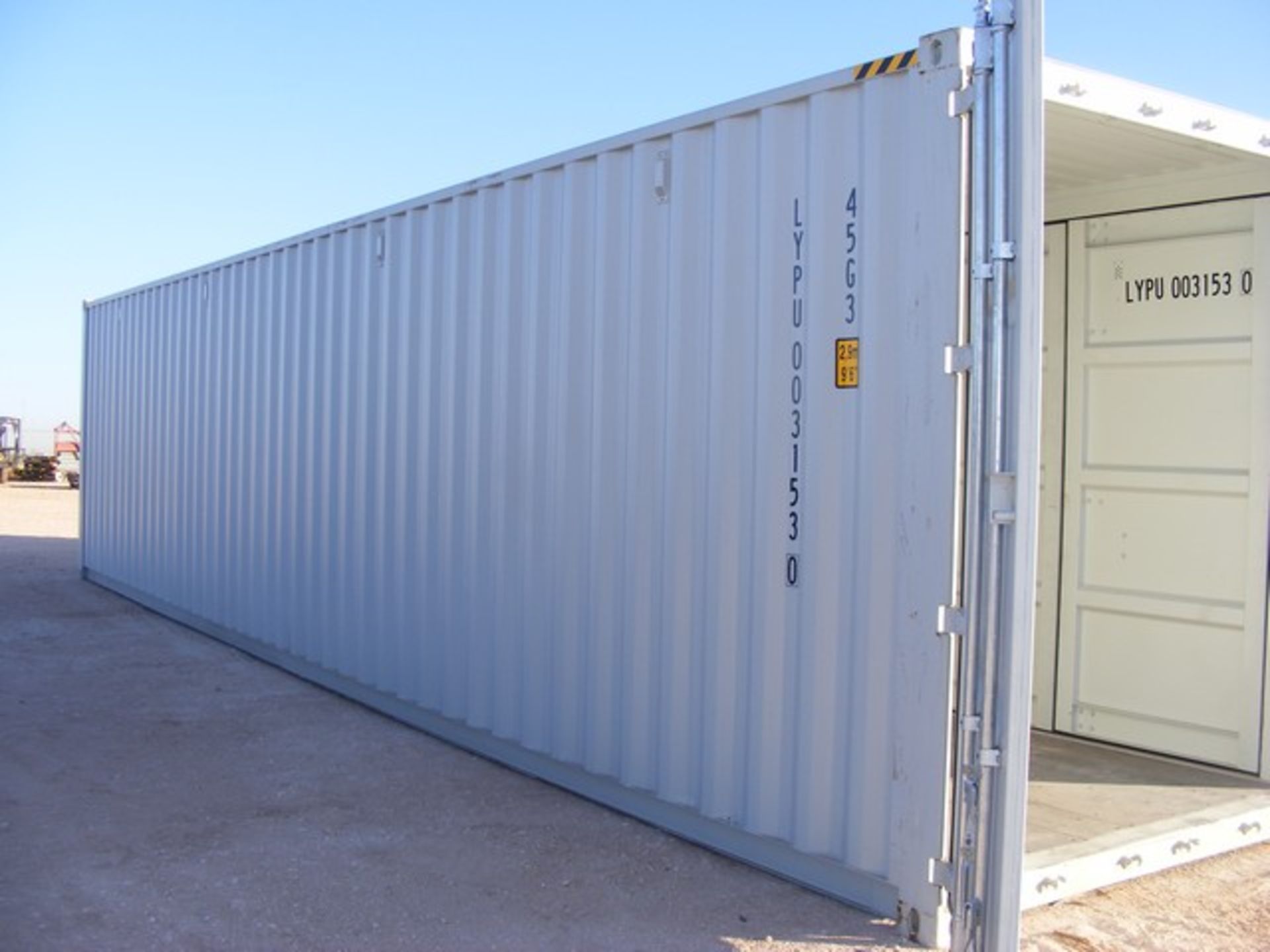 Located in YARD 1 - Midland, TX 40' H CUB SEA CONTAINER W/ (4) SIDE OPEN DOORS, (1) END DOOR - Image 3 of 3
