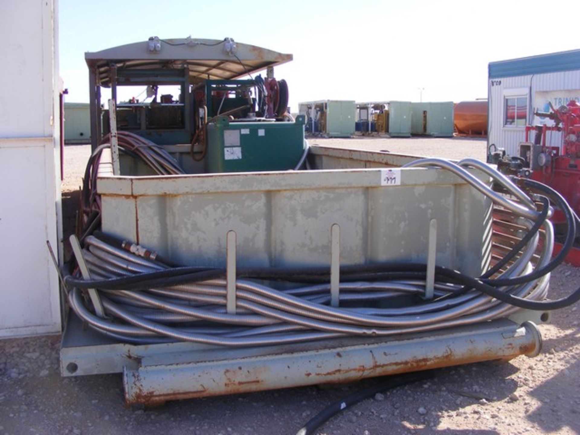 Located in YARD 1 - Midland, TX 7 STATION ACCUMULATOR UNIT, (20) BOTTLES, (10) STAINLESS HYDRAULIC
