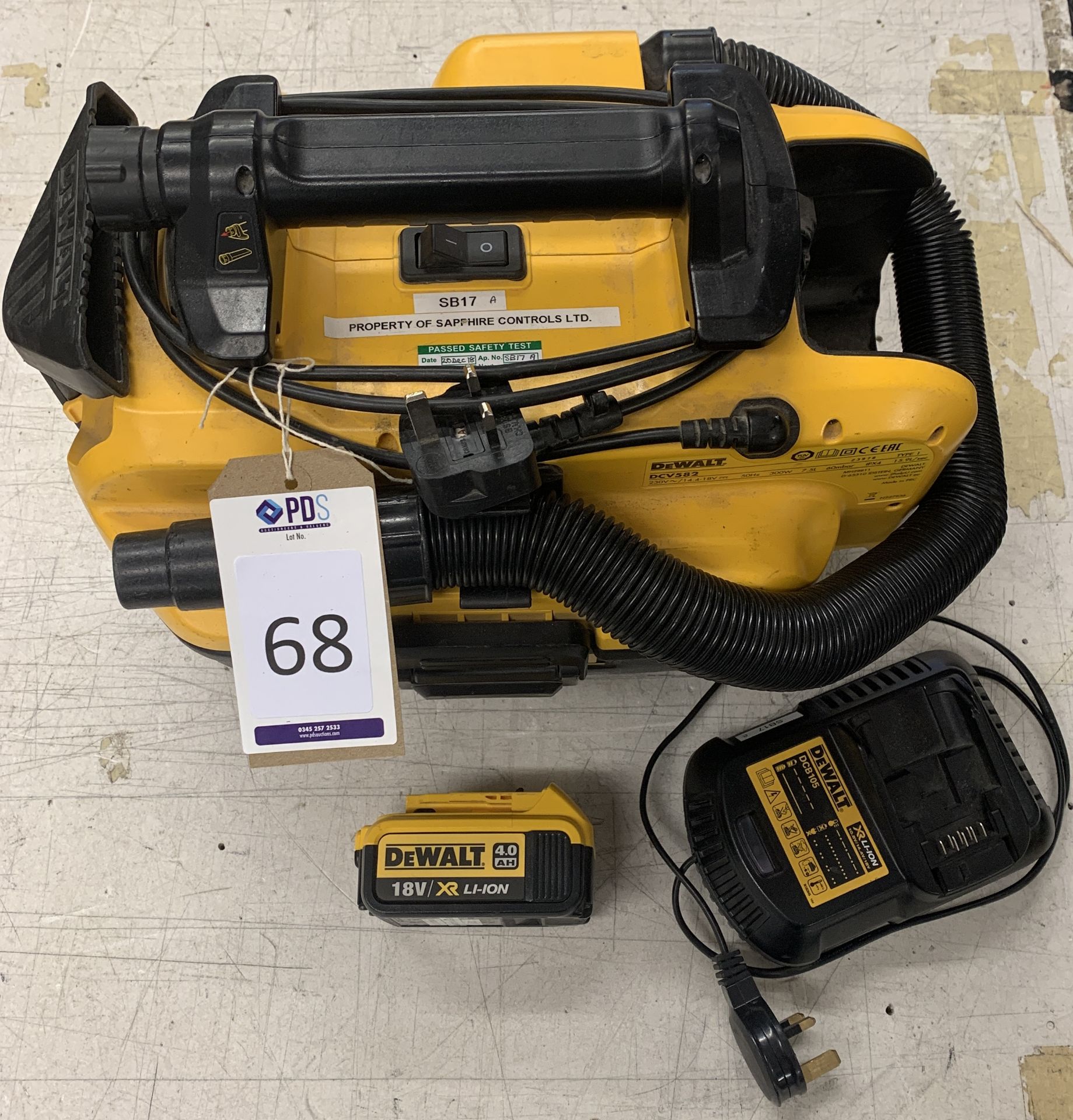 Dewalt DCV582 Cordless Wet & Dry Vacuum (Located Norwich – See General Notes for Viewing &